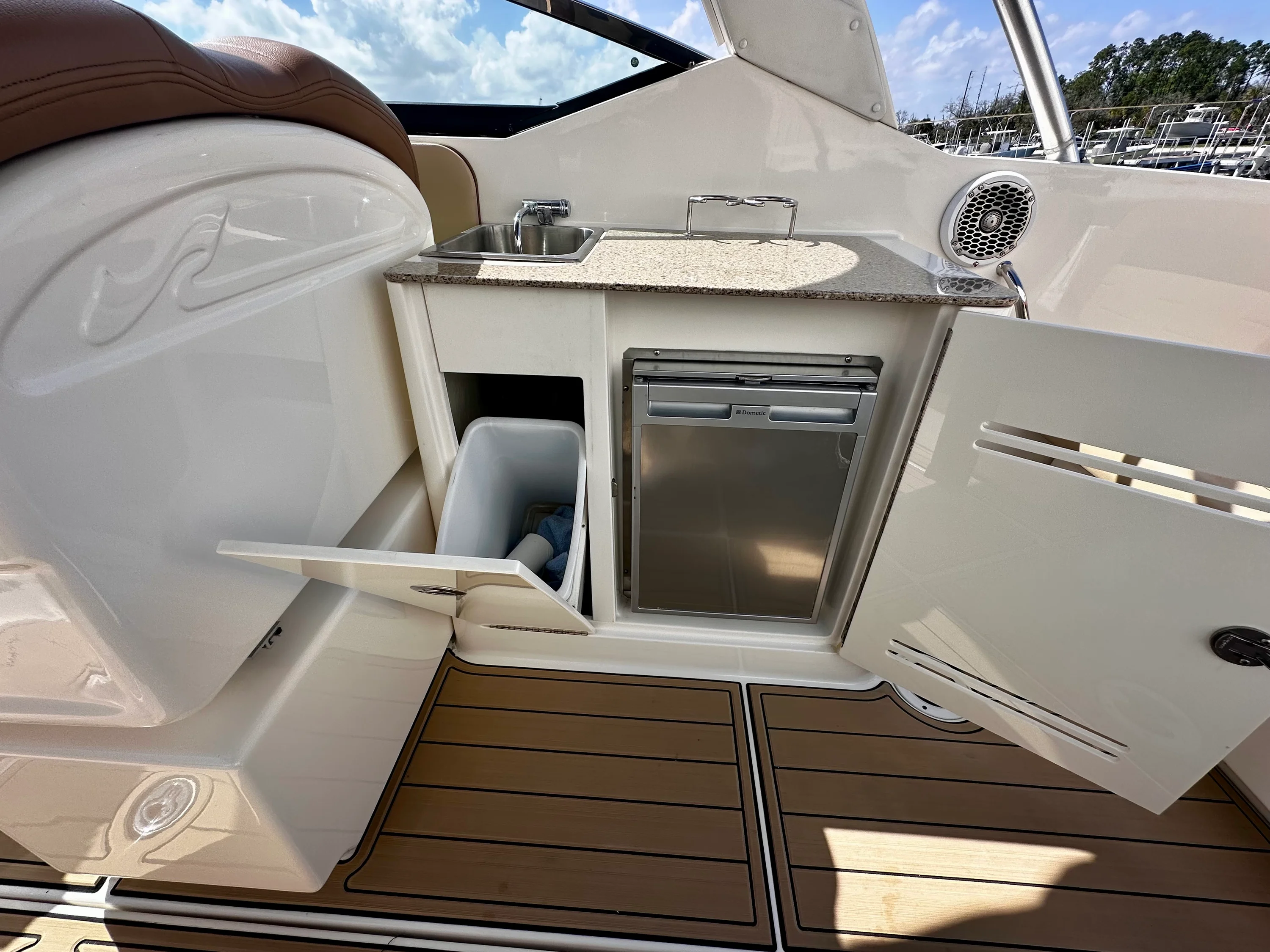 2016 Sea Ray 300 SLX Image Thumbnail #35