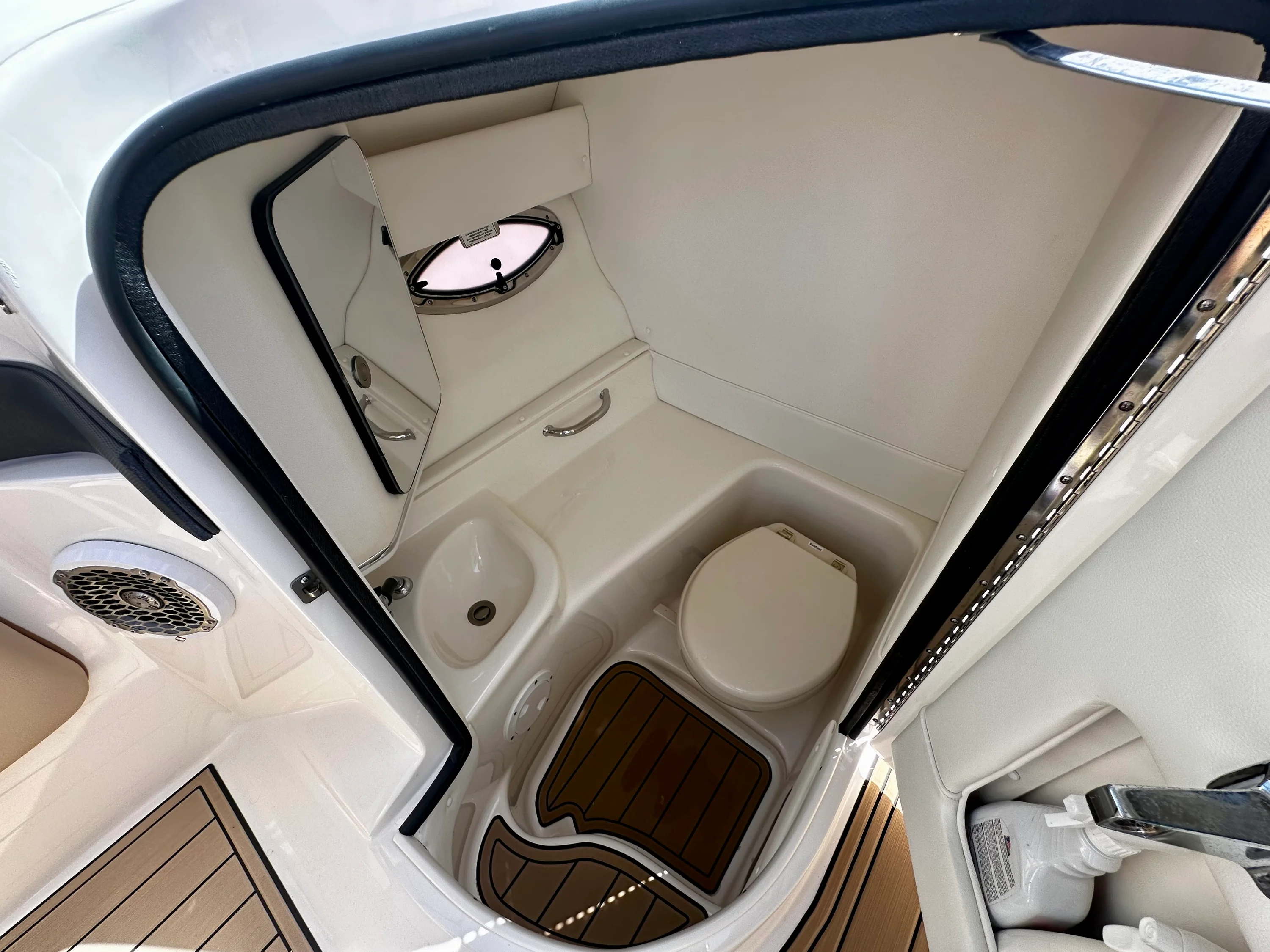 2016 Sea Ray 300 SLX Image Thumbnail #24