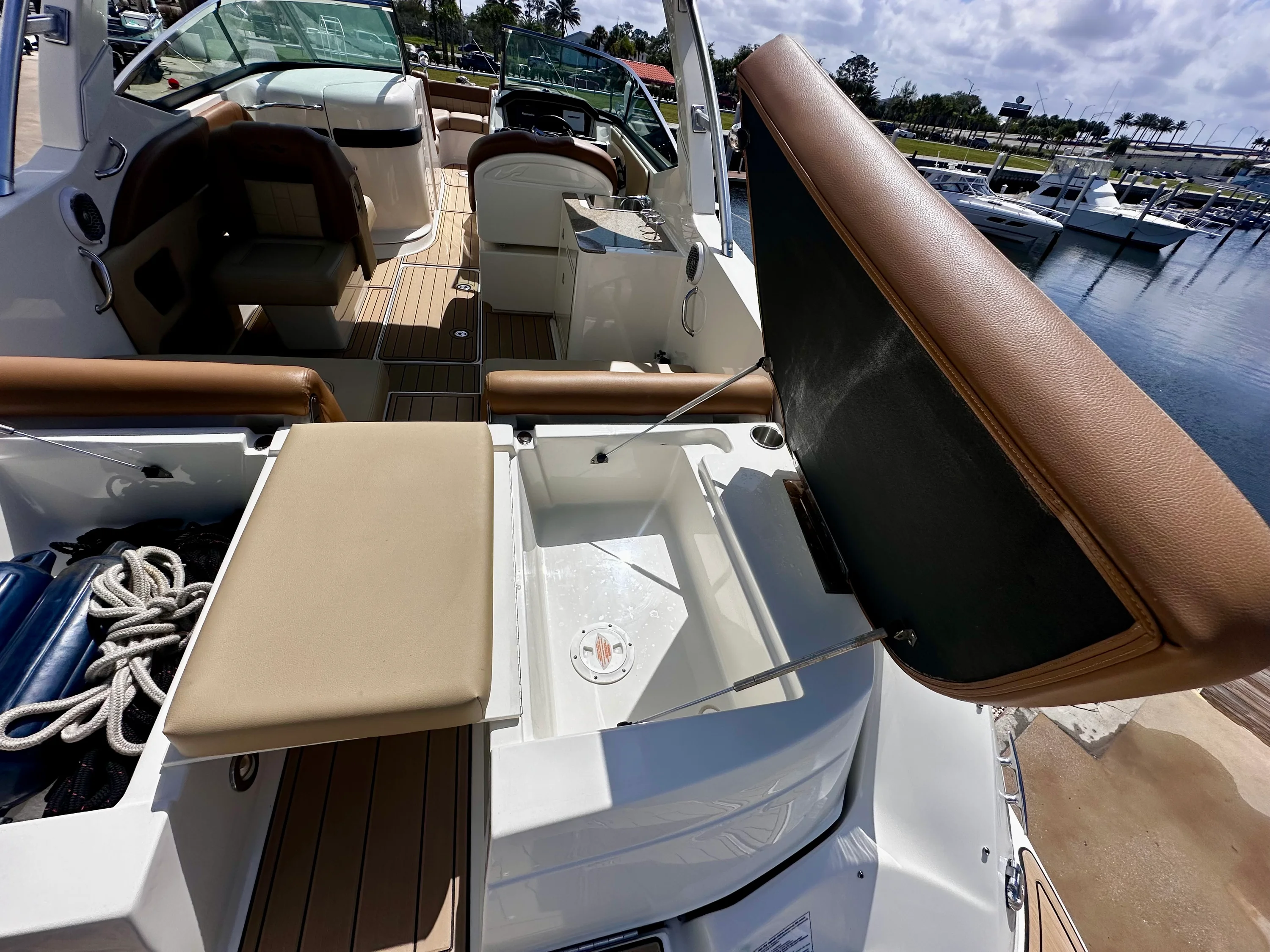 2016 Sea Ray 300 SLX Image Thumbnail #10