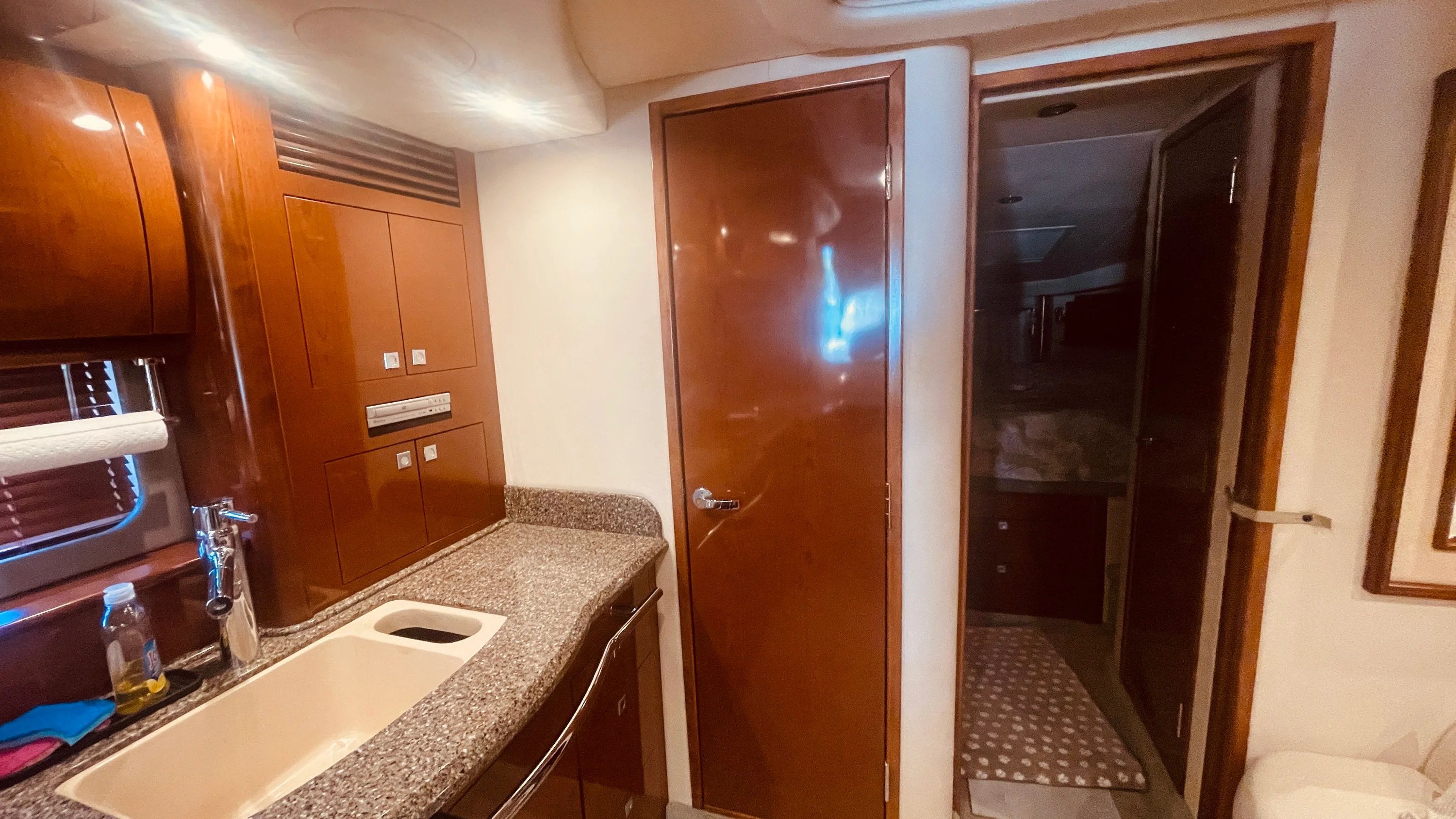 2008 Sea Ray 40 SUNDANCER Image Thumbnail #14