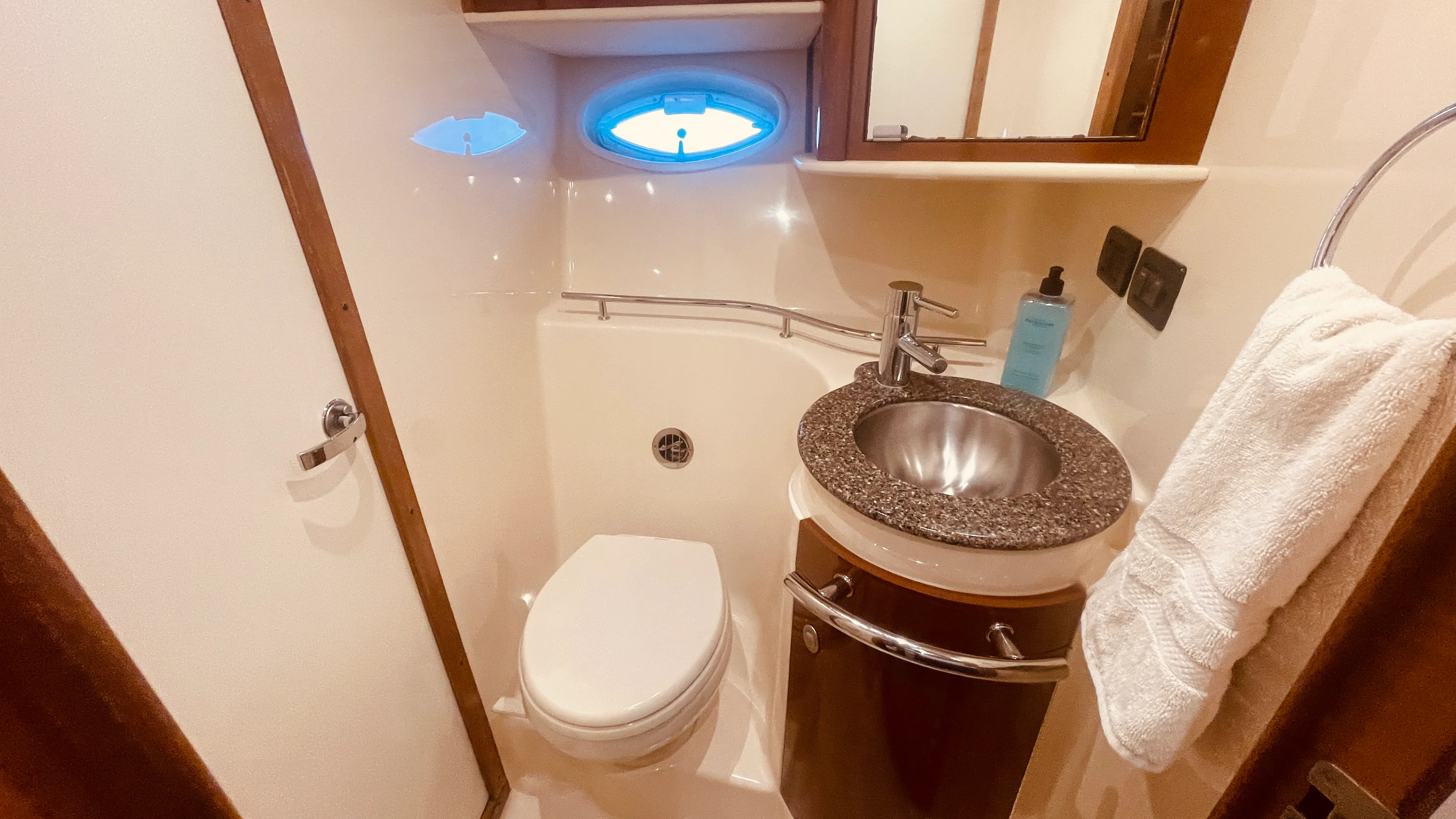 2008 Sea Ray 40 SUNDANCER Image Thumbnail #11