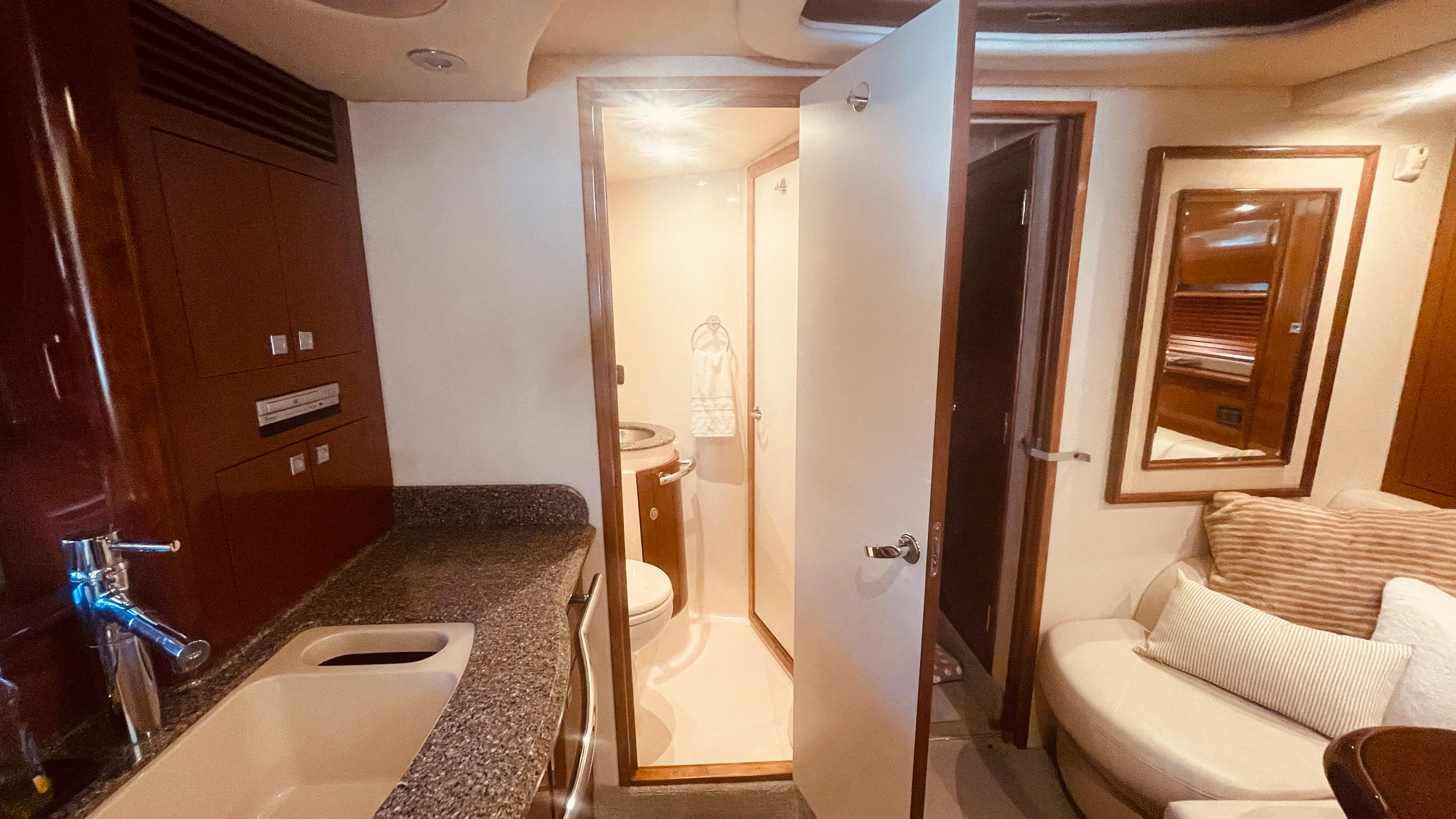 2008 Sea Ray 40 SUNDANCER Image Thumbnail #13