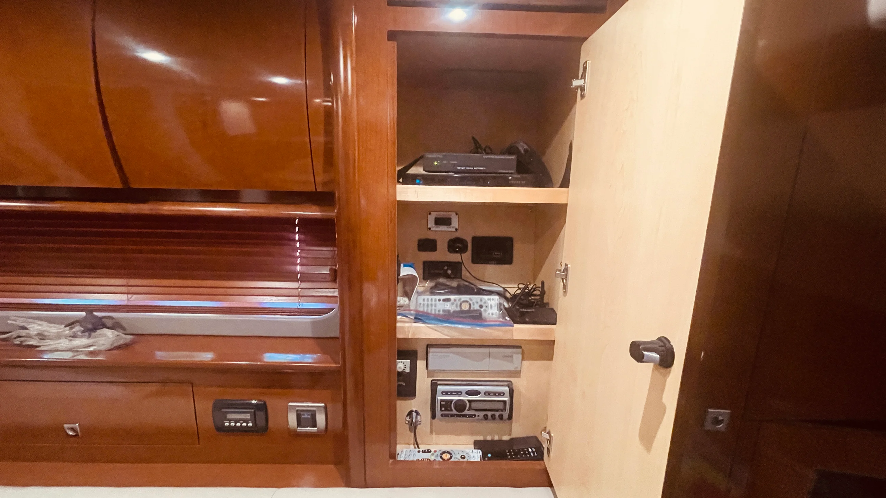 2008 Sea Ray 40 SUNDANCER Image Thumbnail #17