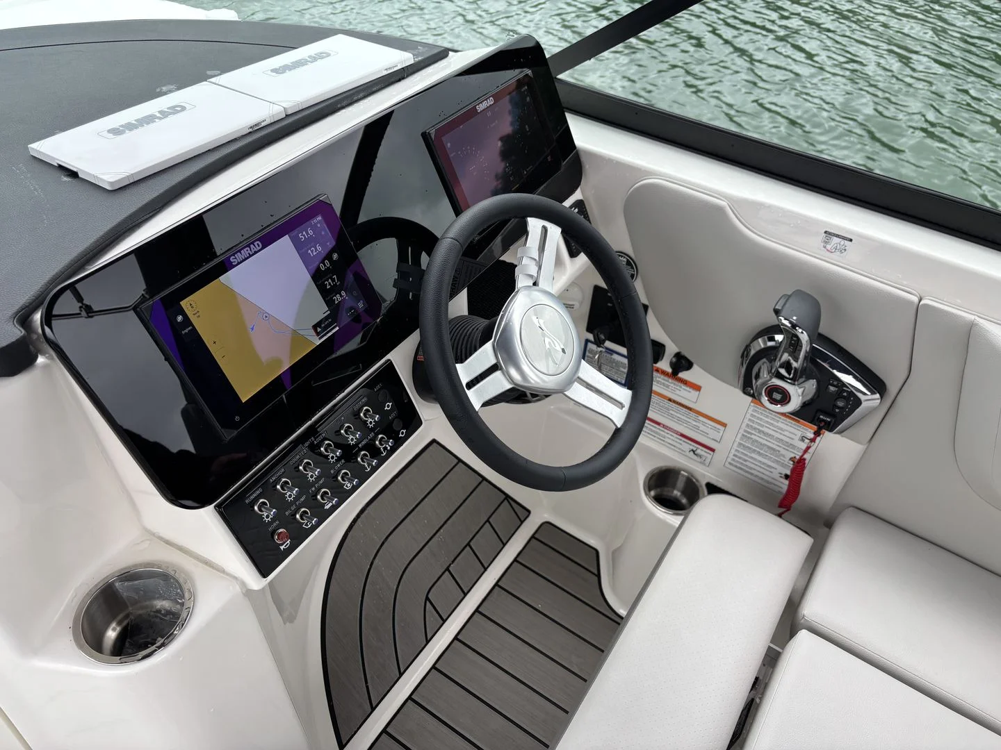 2026 Sea Ray SDX 270 Image Thumbnail #5