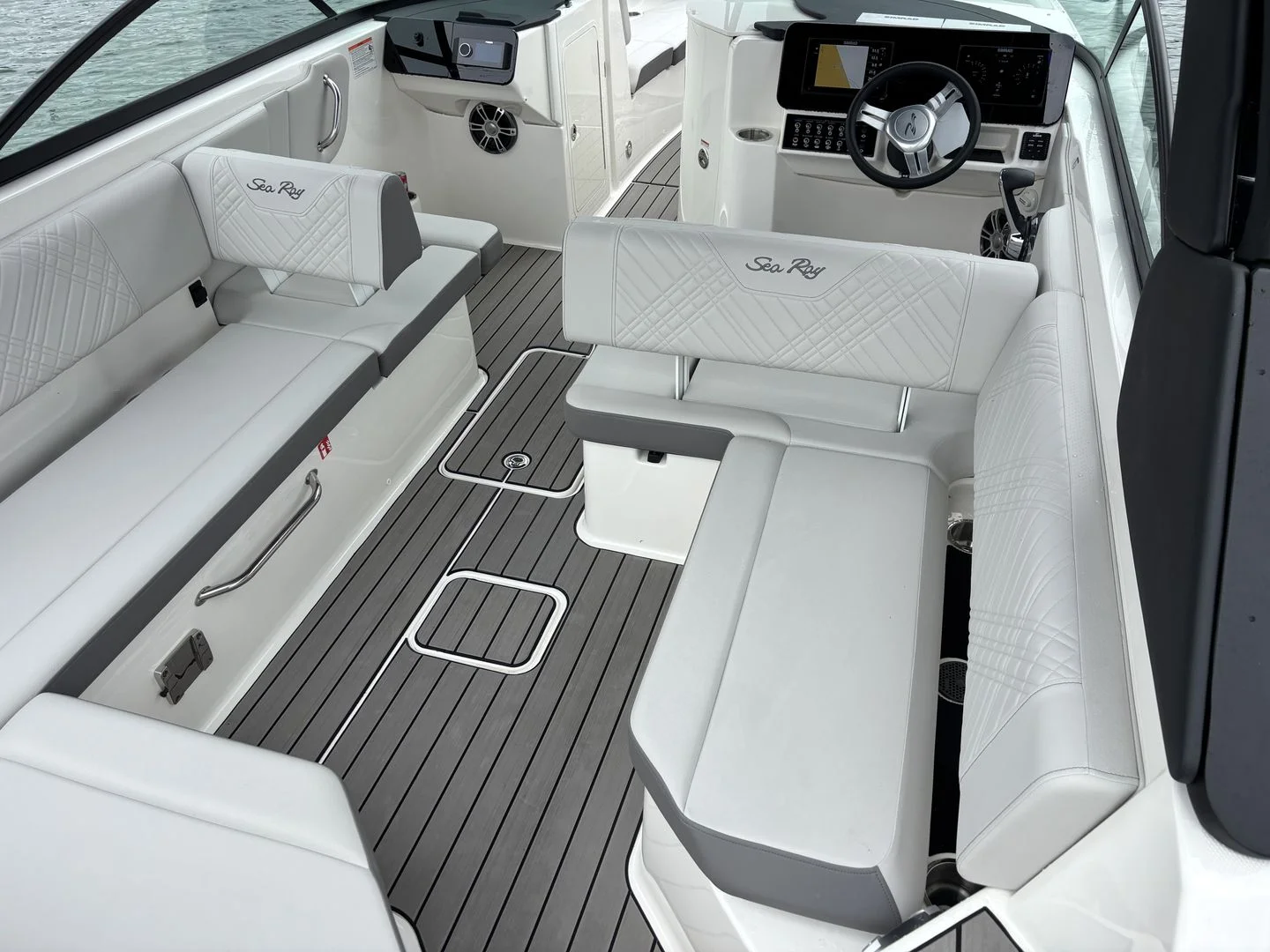 2026 Sea Ray SDX 270 Image Thumbnail #18