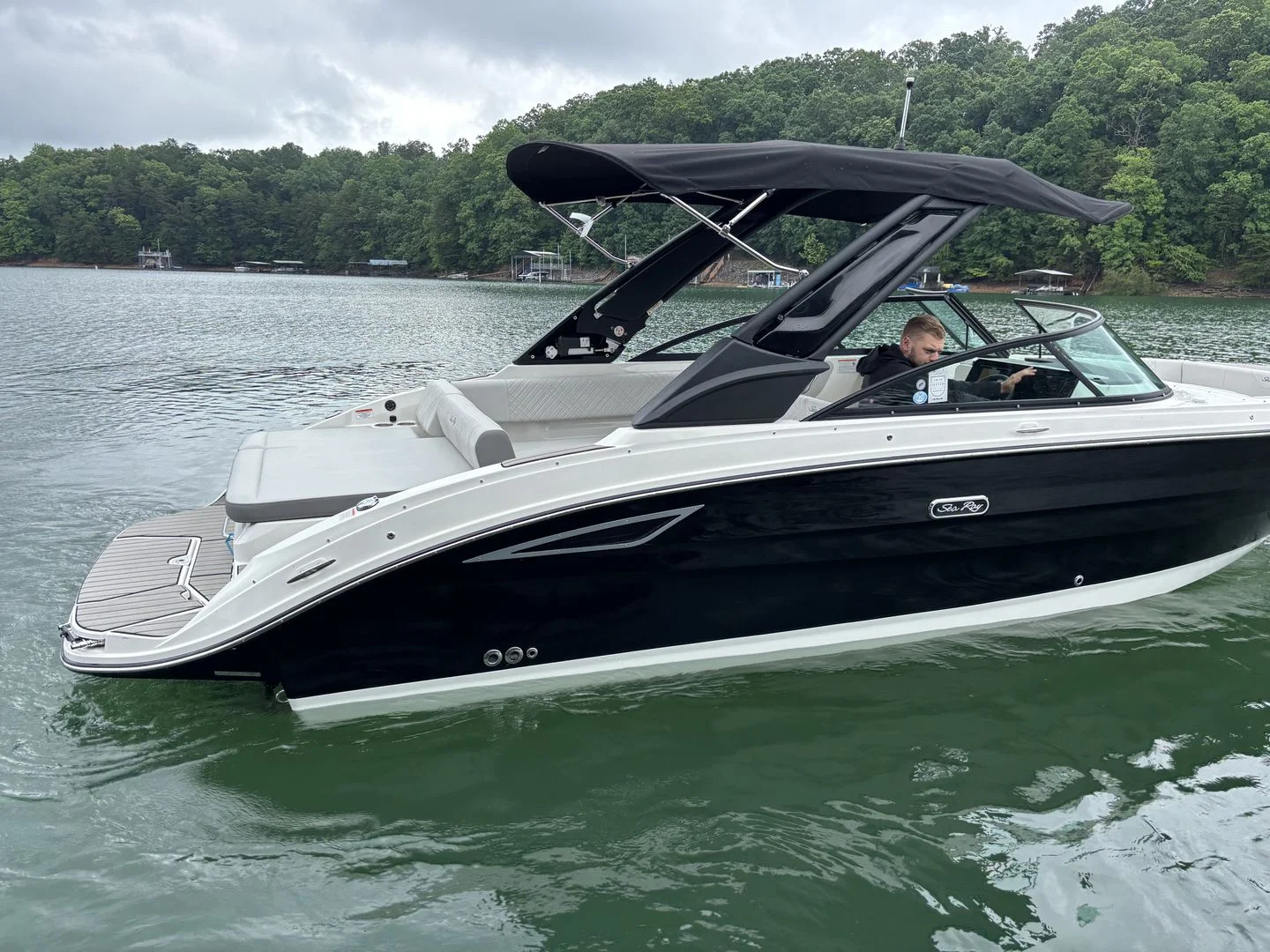 2026 Sea Ray SDX 270 Image Thumbnail #2