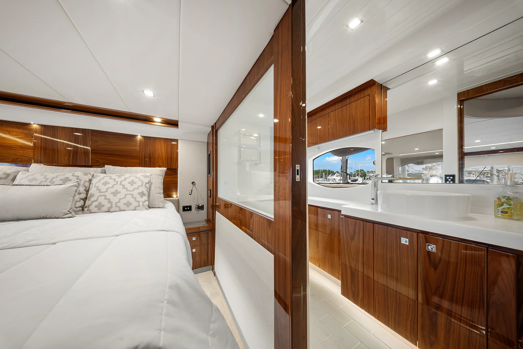 2024 Riviera 6000 SPORT YACHT Image Thumbnail #88