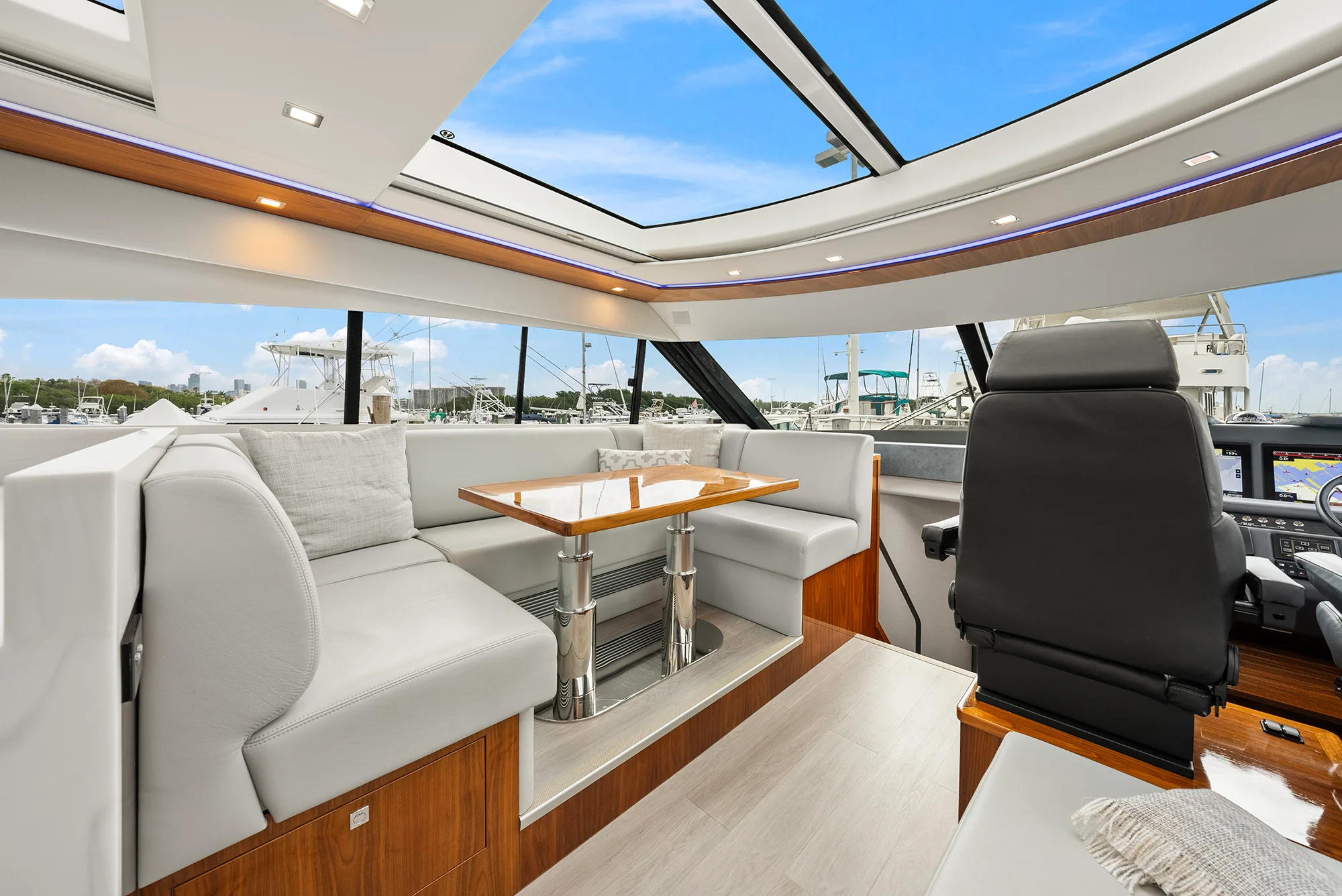 2024 Riviera 6000 SPORT YACHT Image Thumbnail #64