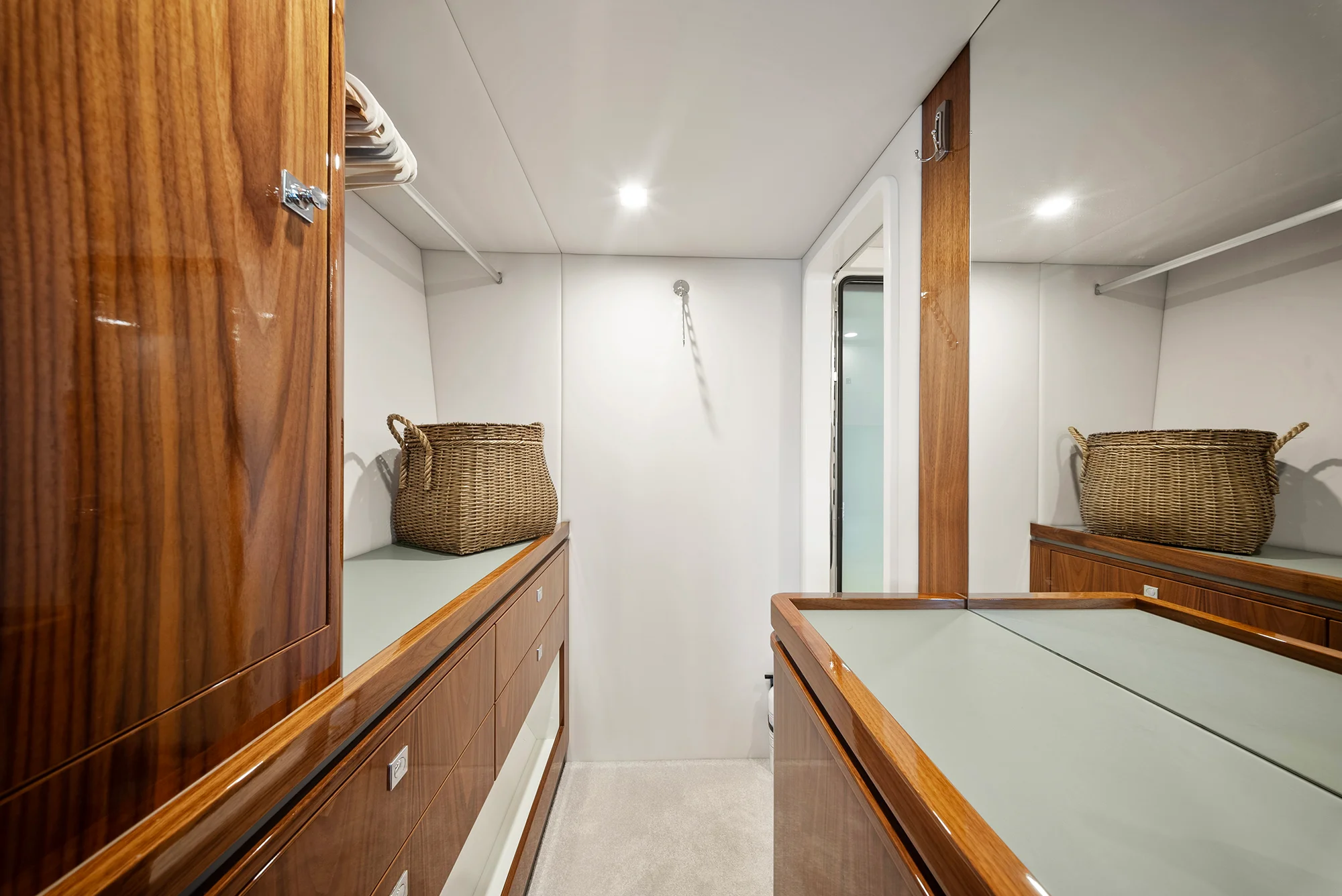 2024 Riviera 6000 SPORT YACHT Image Thumbnail #95