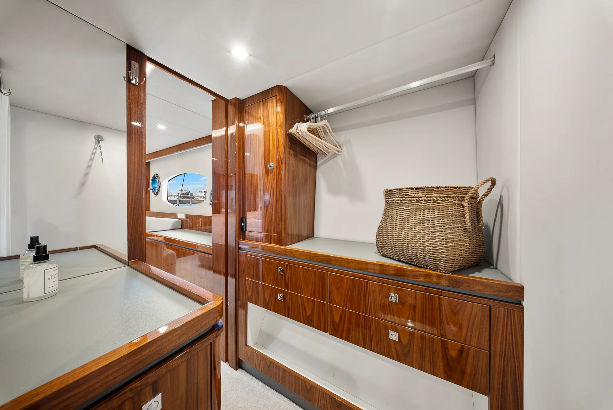 2024 Riviera 6000 SPORT YACHT Image Thumbnail #96