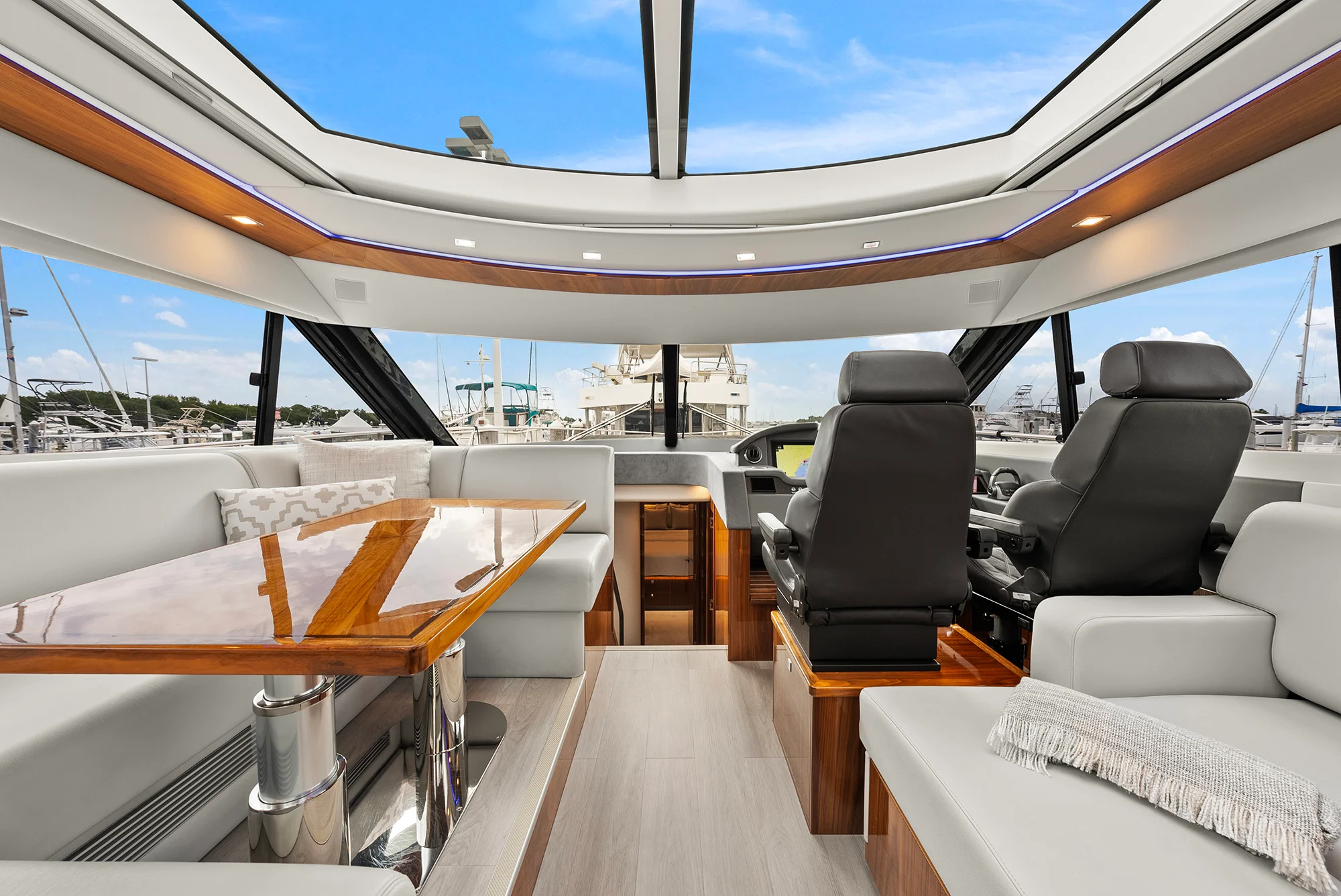2024 Riviera 6000 SPORT YACHT Image Thumbnail #65