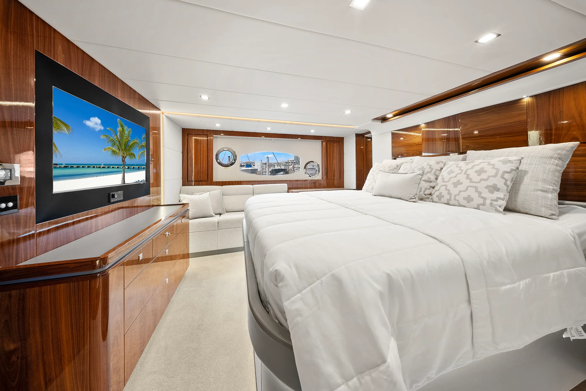 2024 Riviera 6000 SPORT YACHT Image Thumbnail #91