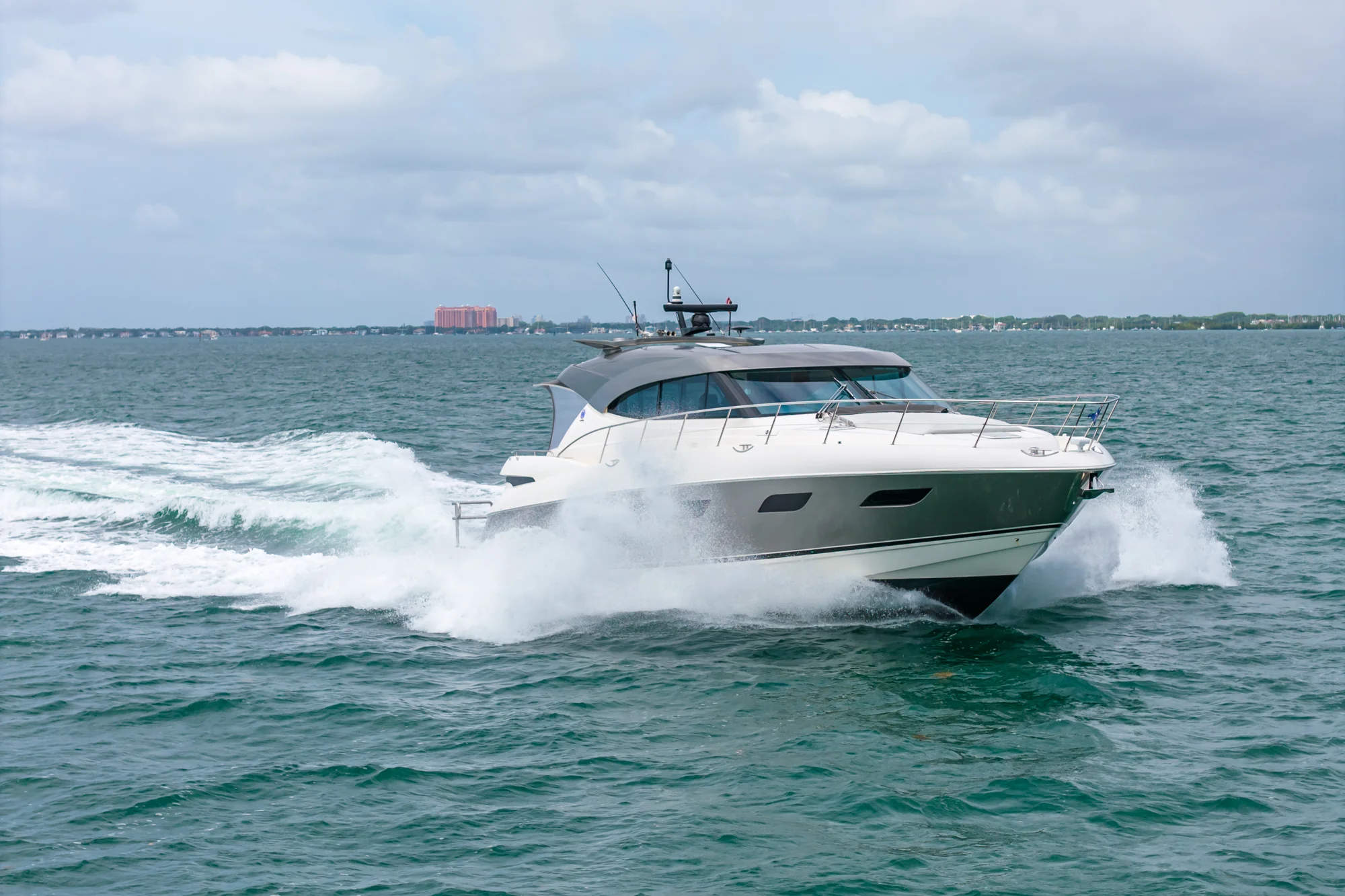 2024 Riviera 6000 SPORT YACHT Image Thumbnail #21