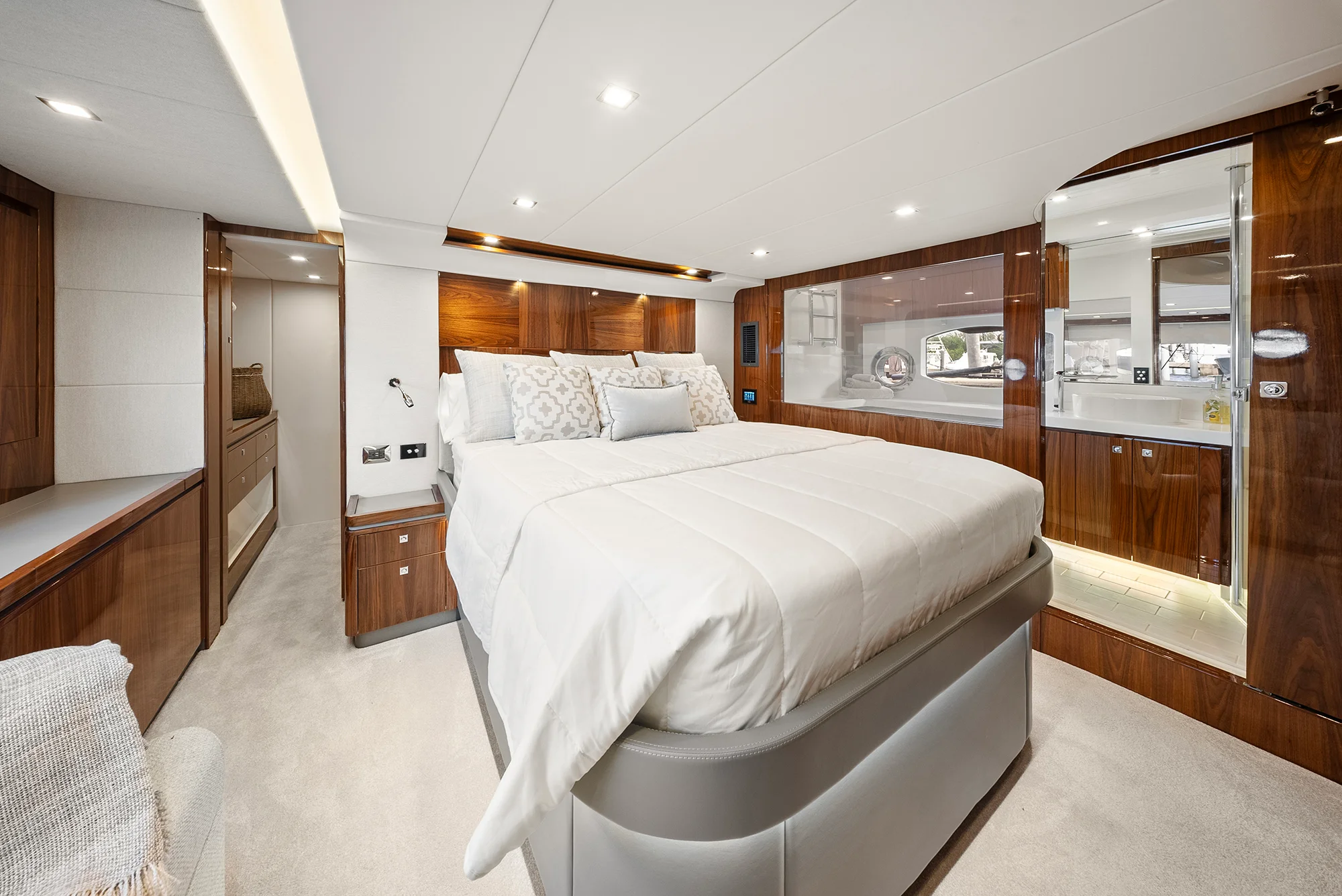 2024 Riviera 6000 SPORT YACHT Image Thumbnail #86