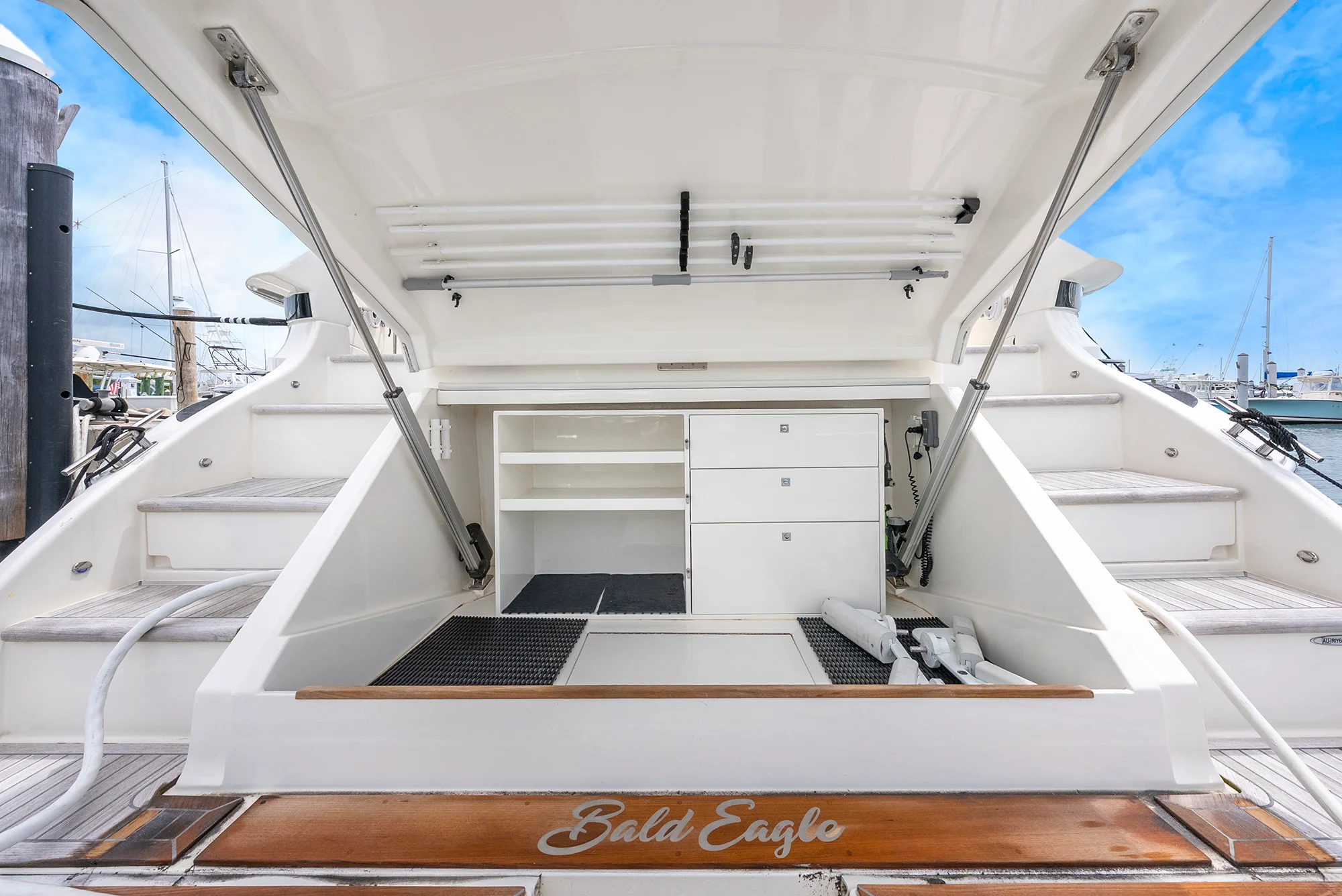 2024 Riviera 6000 SPORT YACHT Image Thumbnail #42