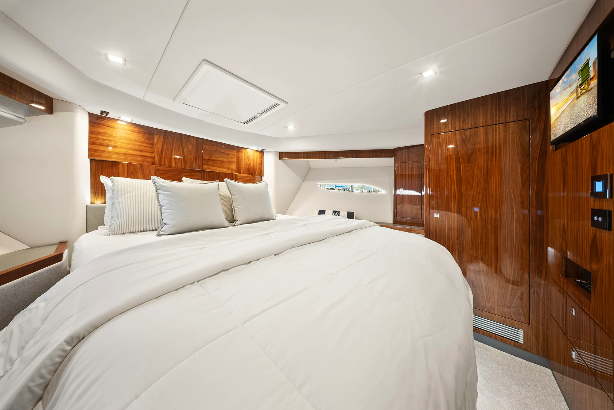 2024 Riviera 6000 SPORT YACHT Image Thumbnail #68