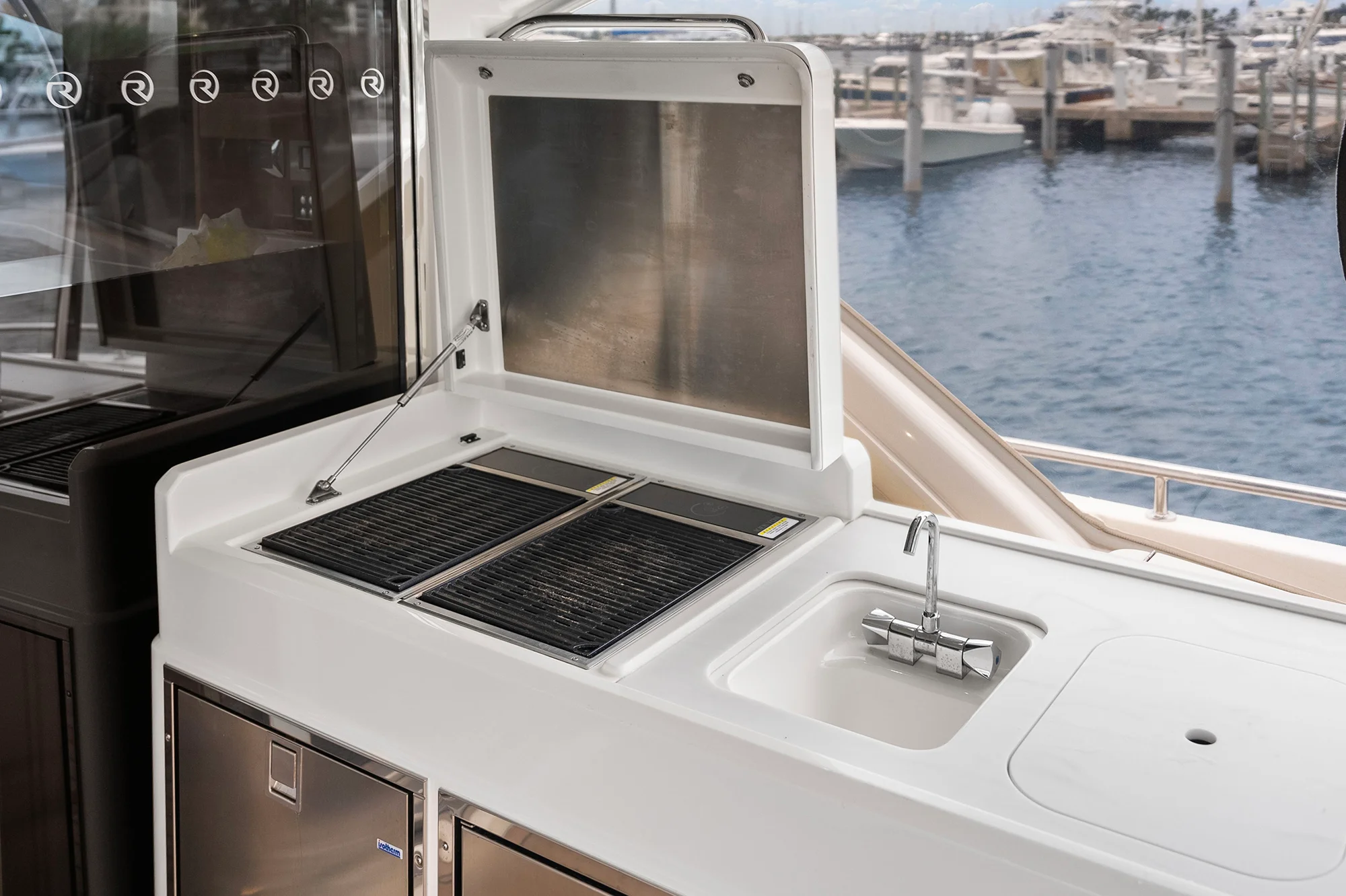 2024 Riviera 6000 SPORT YACHT Image Thumbnail #49