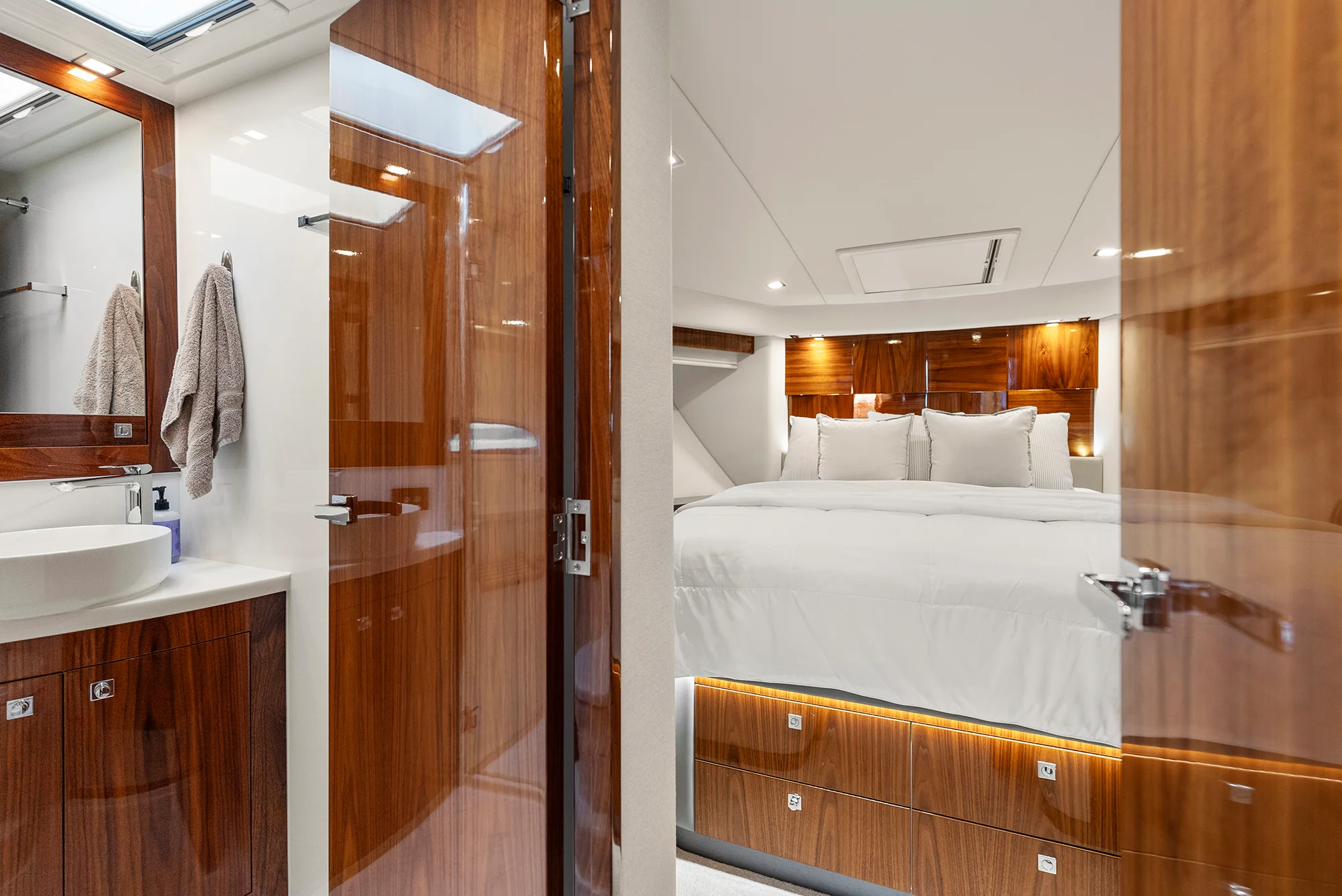 2024 Riviera 6000 SPORT YACHT Image Thumbnail #97