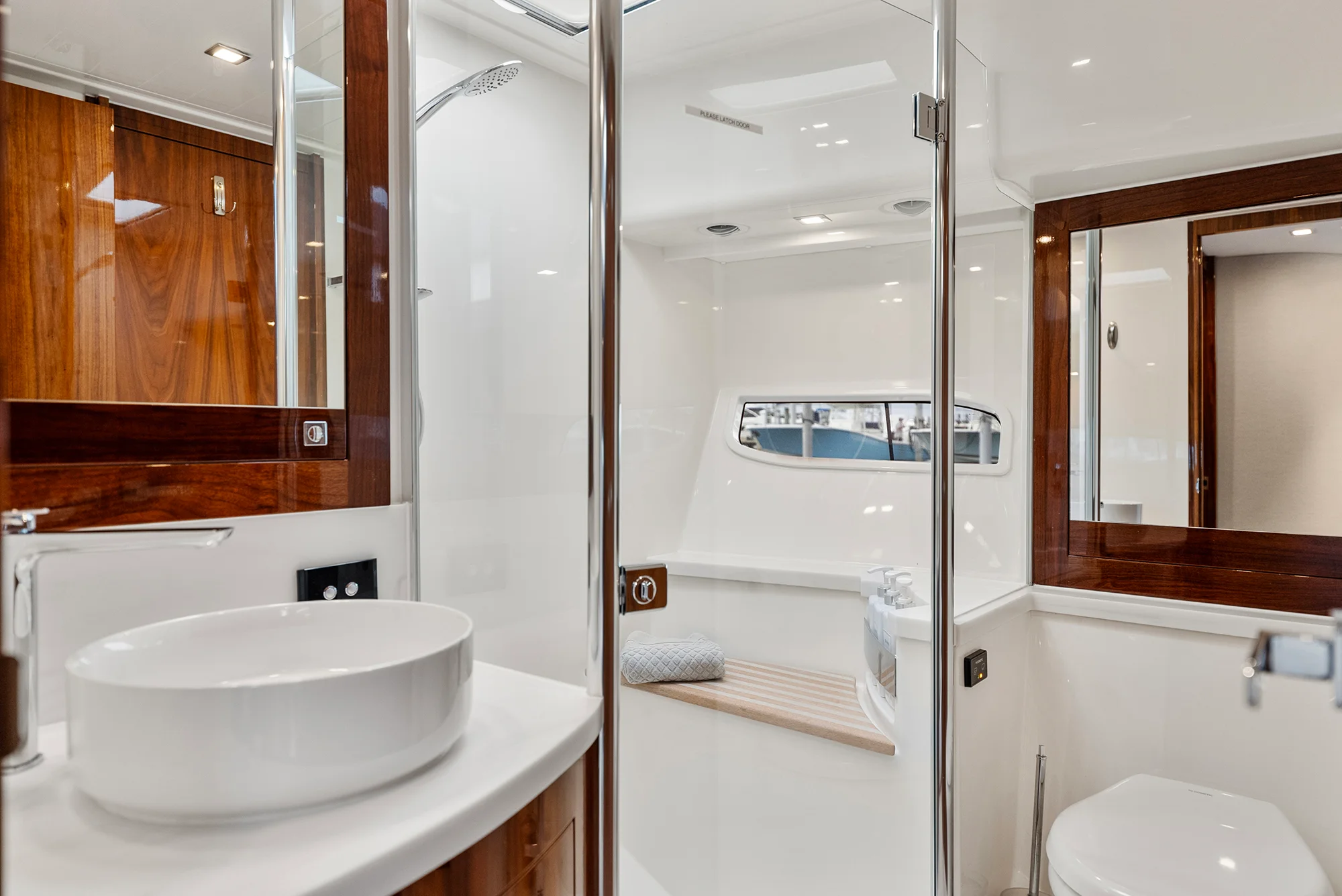 2024 Riviera 6000 SPORT YACHT Image Thumbnail #98