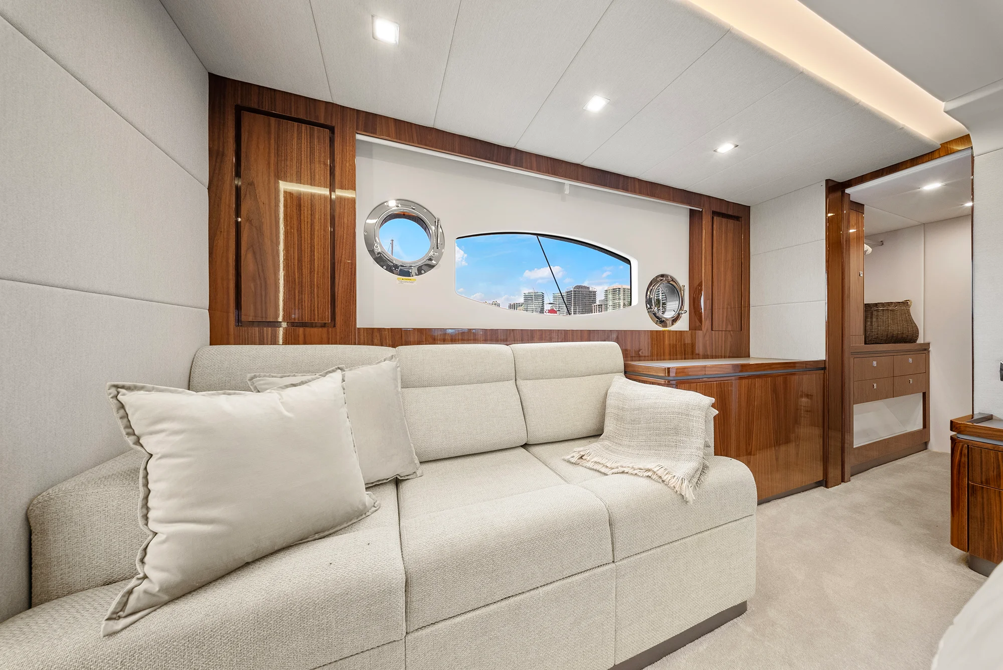 2024 Riviera 6000 SPORT YACHT Image Thumbnail #92
