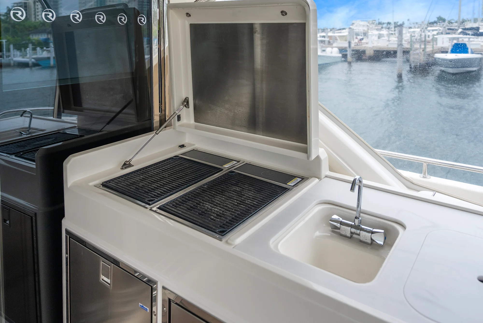 2024 Riviera 6000 SPORT YACHT Image Thumbnail #47