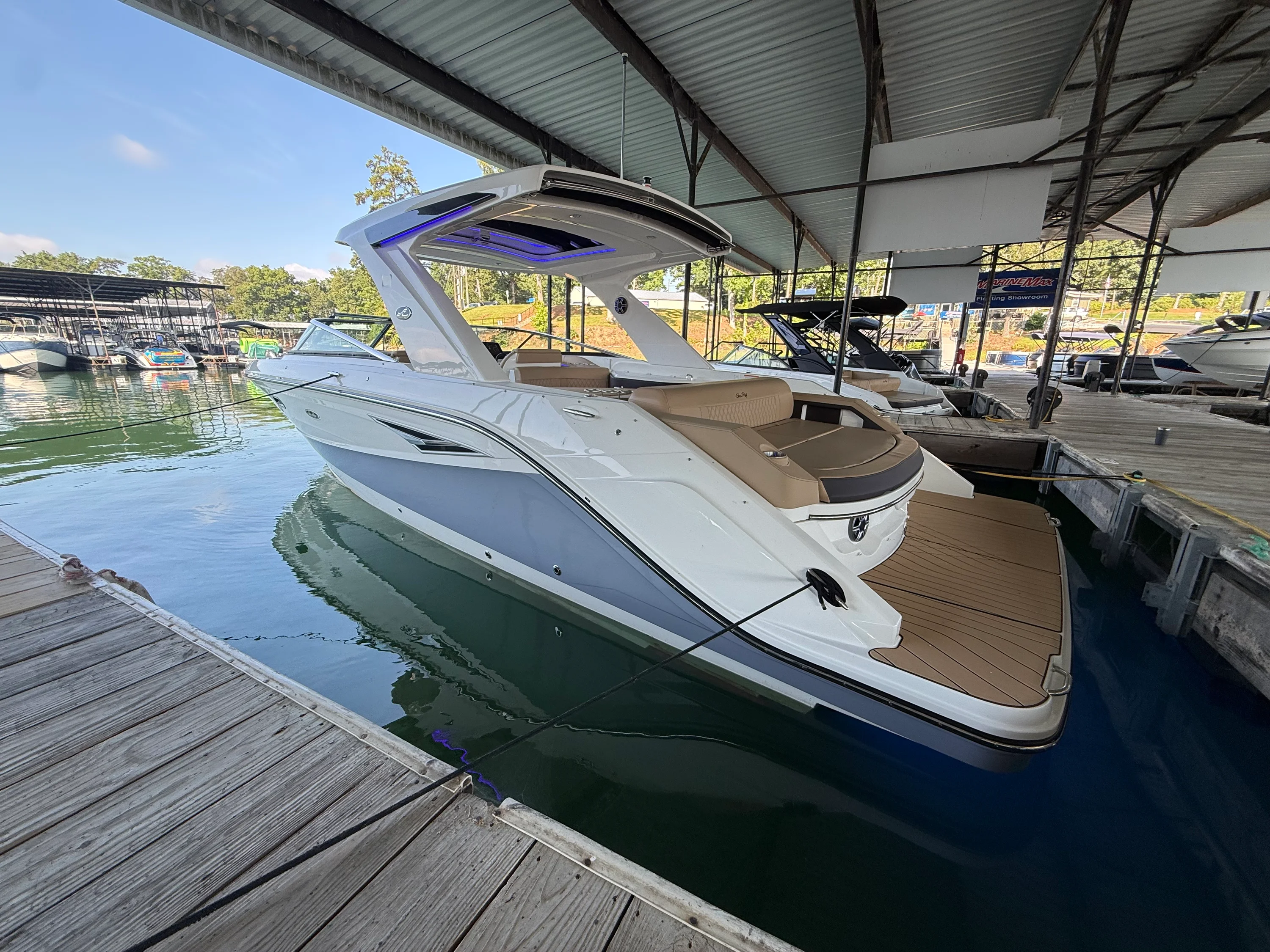 2026 Sea Ray SLX 310 Image Thumbnail #3