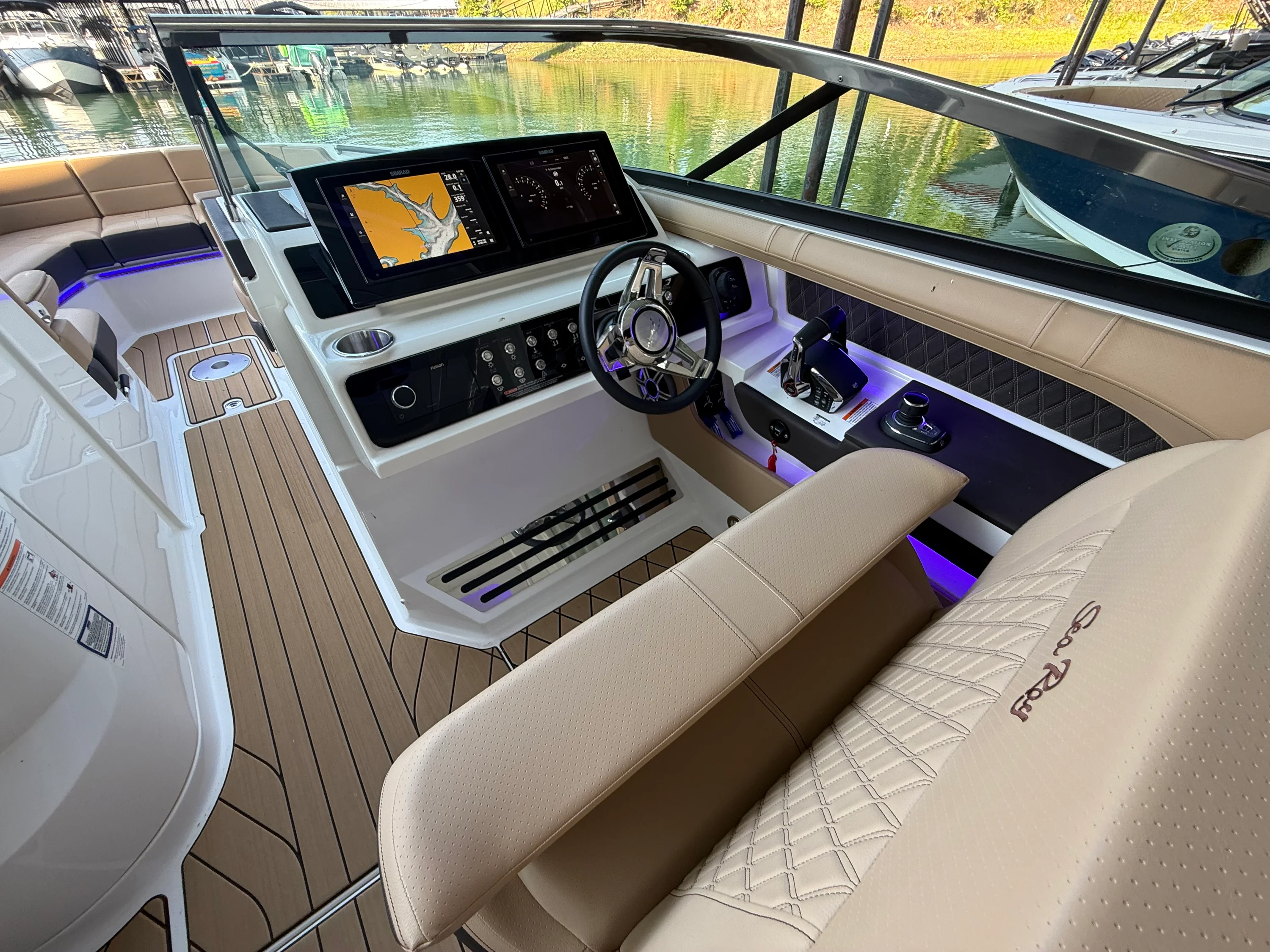 2026 Sea Ray SLX 310 Image Thumbnail #11