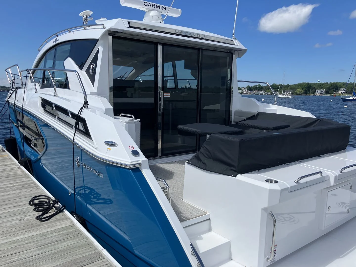 2026 Cruisers Yachts 42 Cantius Image Thumbnail #3