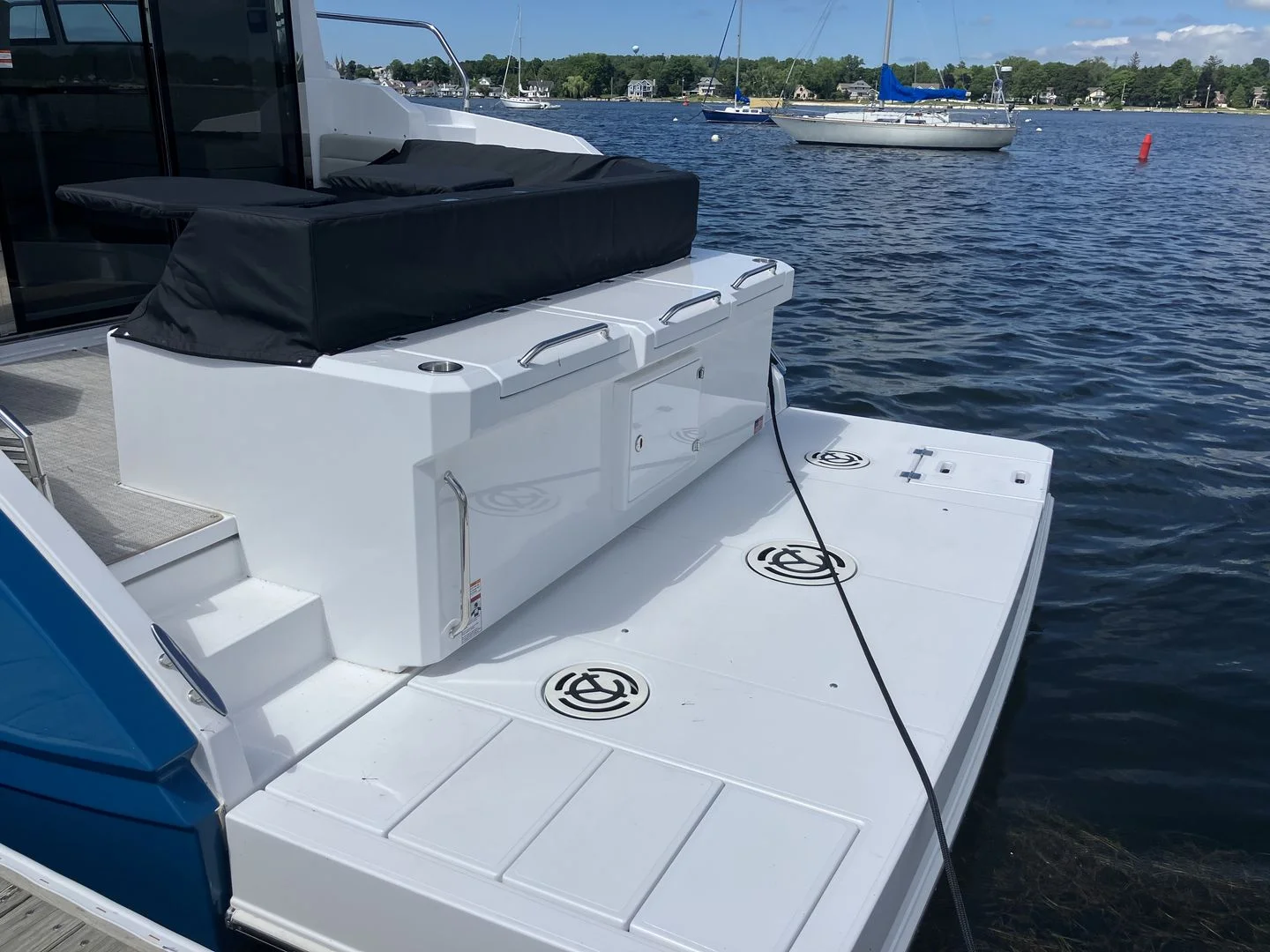 2026 Cruisers Yachts 42 Cantius Image Thumbnail #4