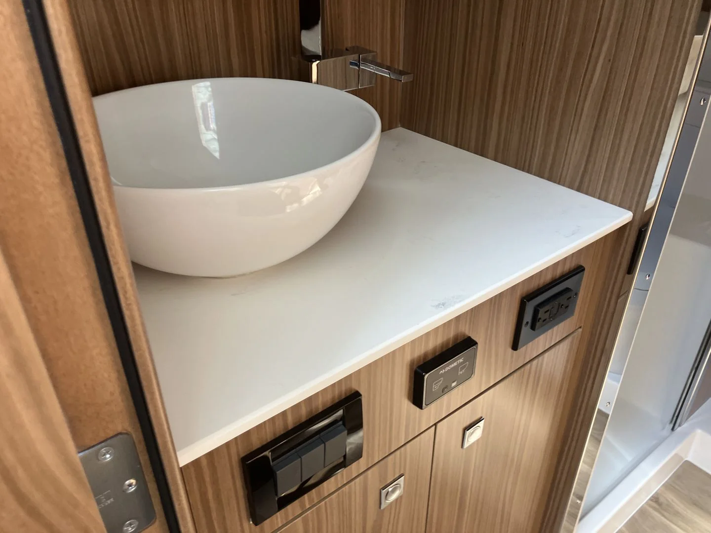 2026 Cruisers Yachts 42 Cantius Image Thumbnail #18