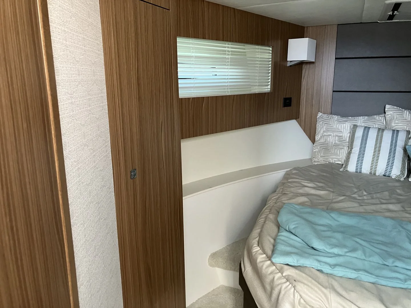 2026 Cruisers Yachts 42 Cantius Image Thumbnail #22
