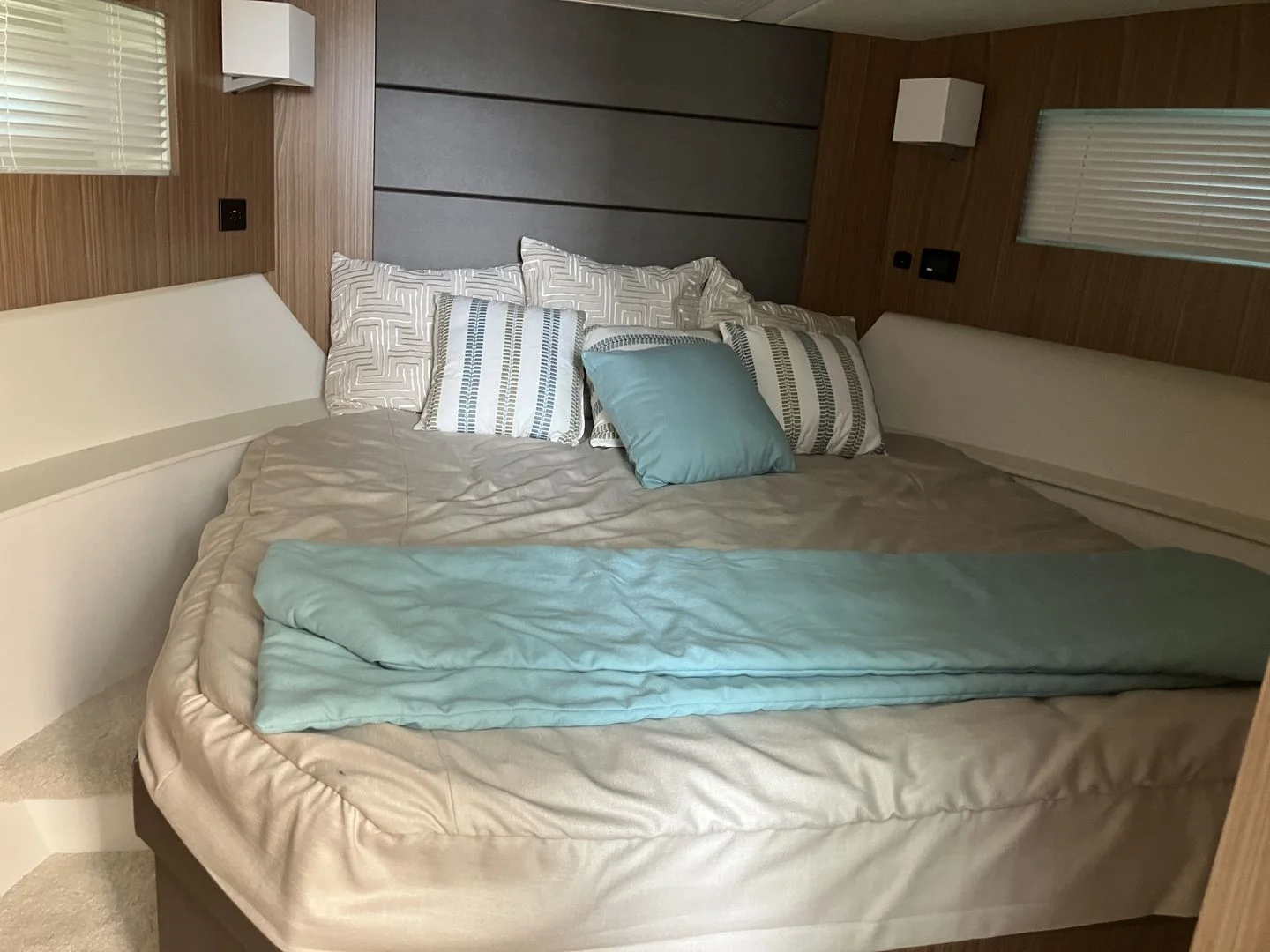 2026 Cruisers Yachts 42 Cantius Image Thumbnail #21