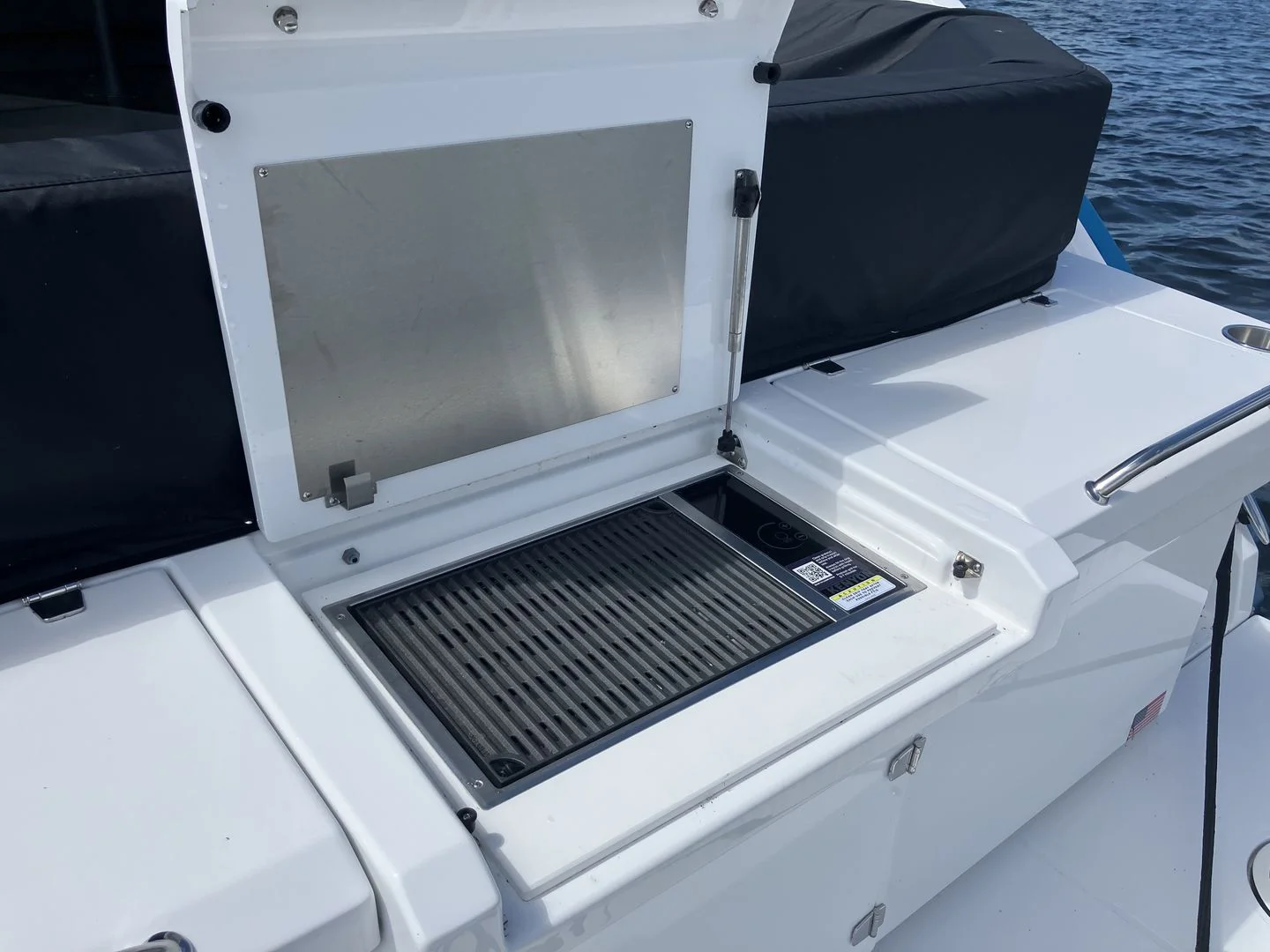 2026 Cruisers Yachts 42 Cantius Image Thumbnail #5