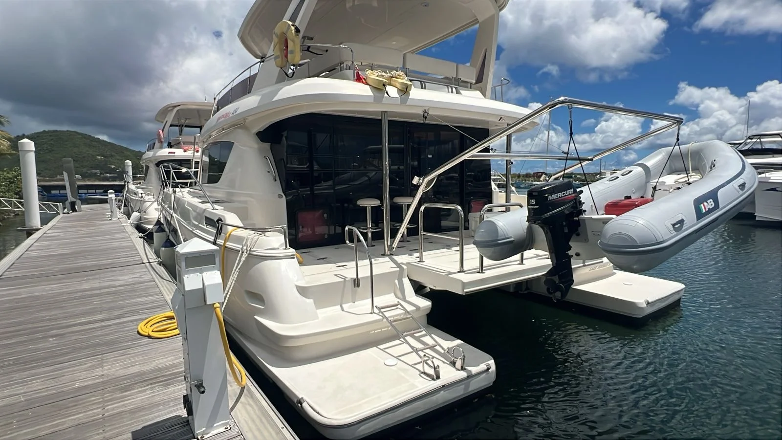 2017 Aquila 48 Image Thumbnail #2