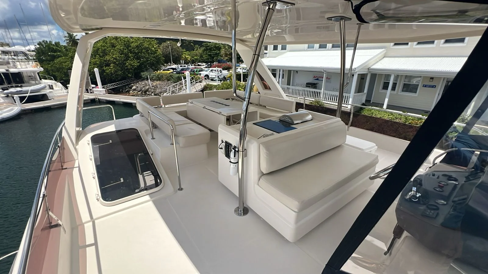 2017 Aquila 48 Image Thumbnail #8