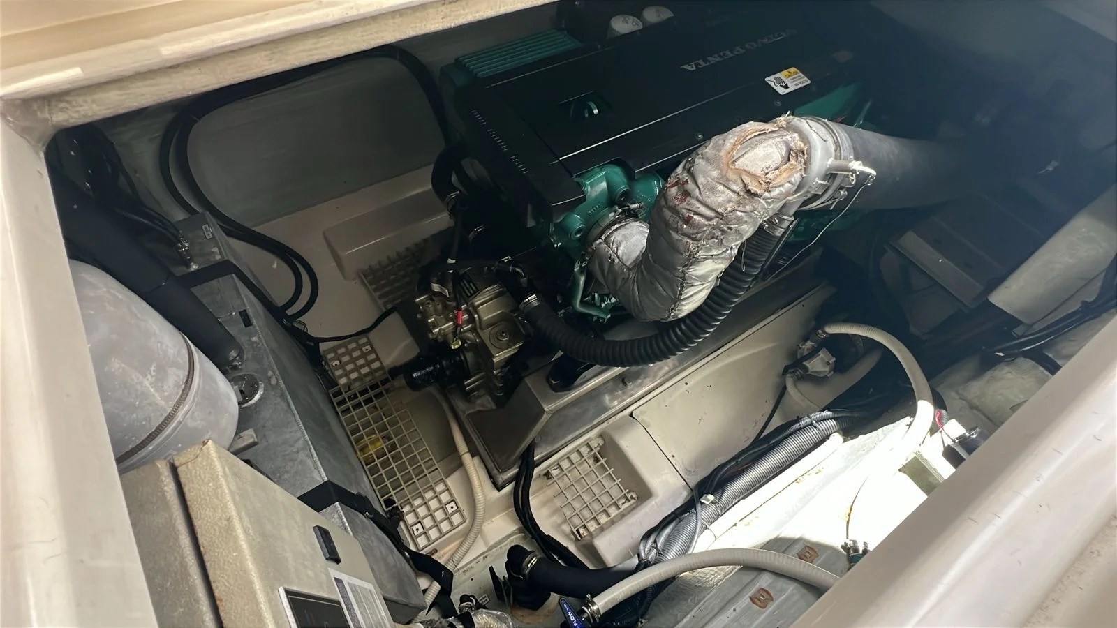 2017 Aquila 48 Image Thumbnail #4