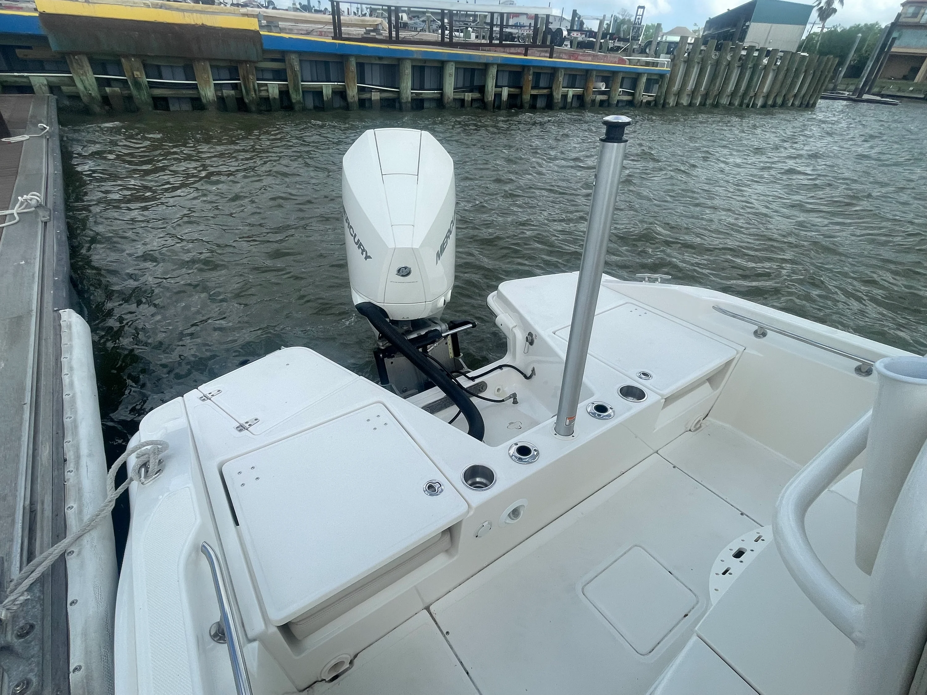 2023 Boston Whaler 220 DAUNTLESS Image Thumbnail #22