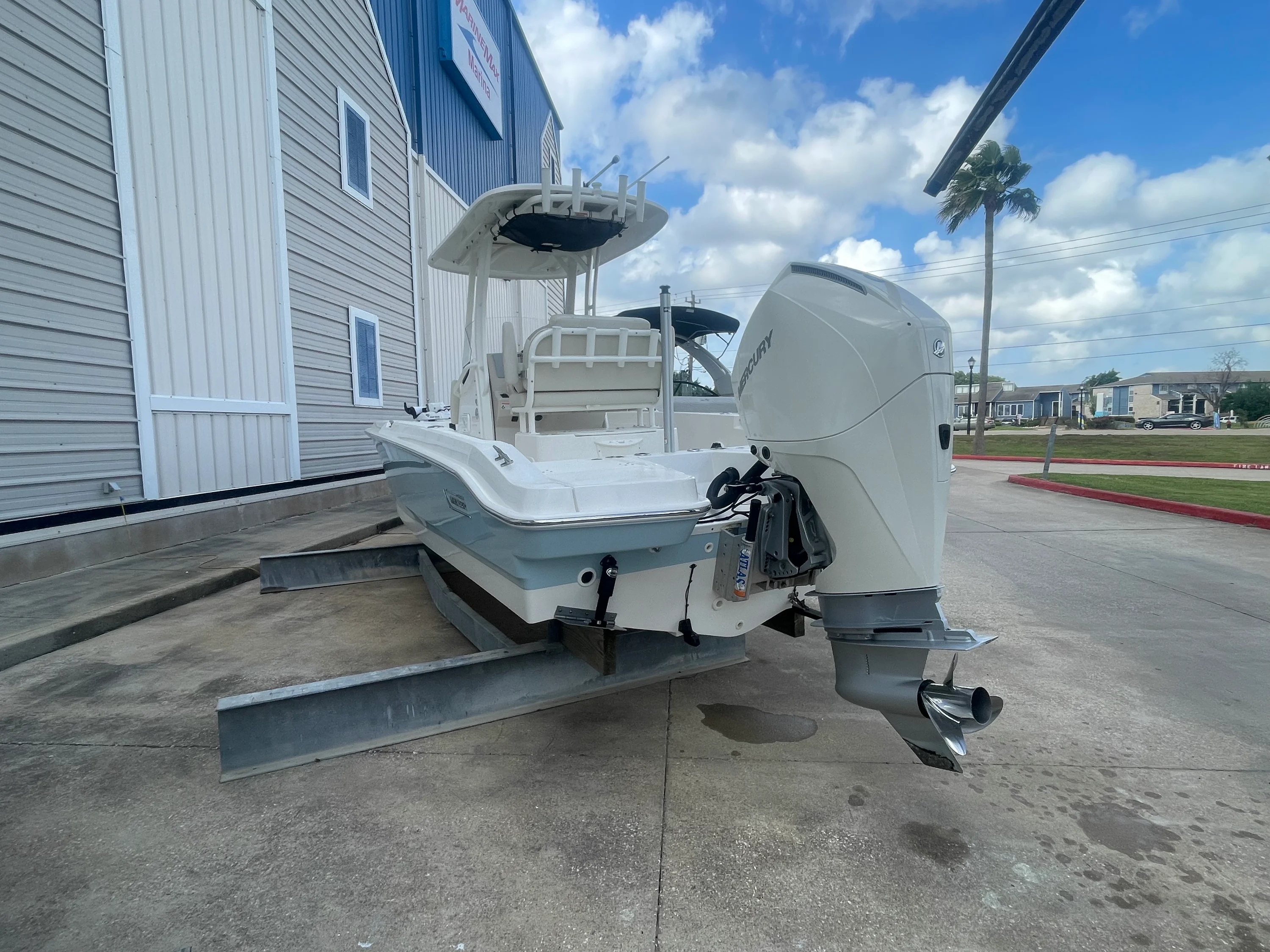 2023 Boston Whaler 220 DAUNTLESS Image Thumbnail #28