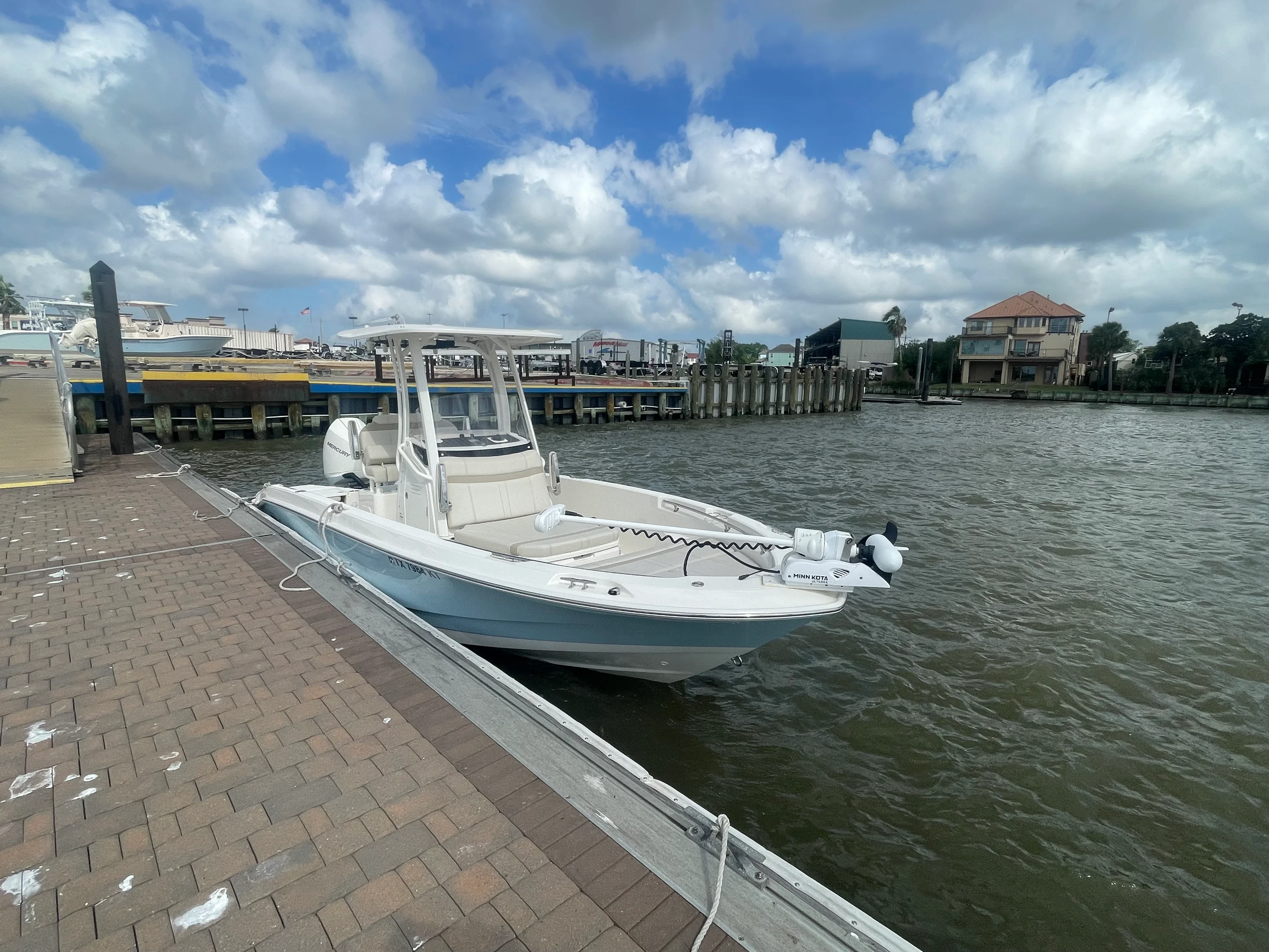 2023 Boston Whaler 220 DAUNTLESS Image Thumbnail #25