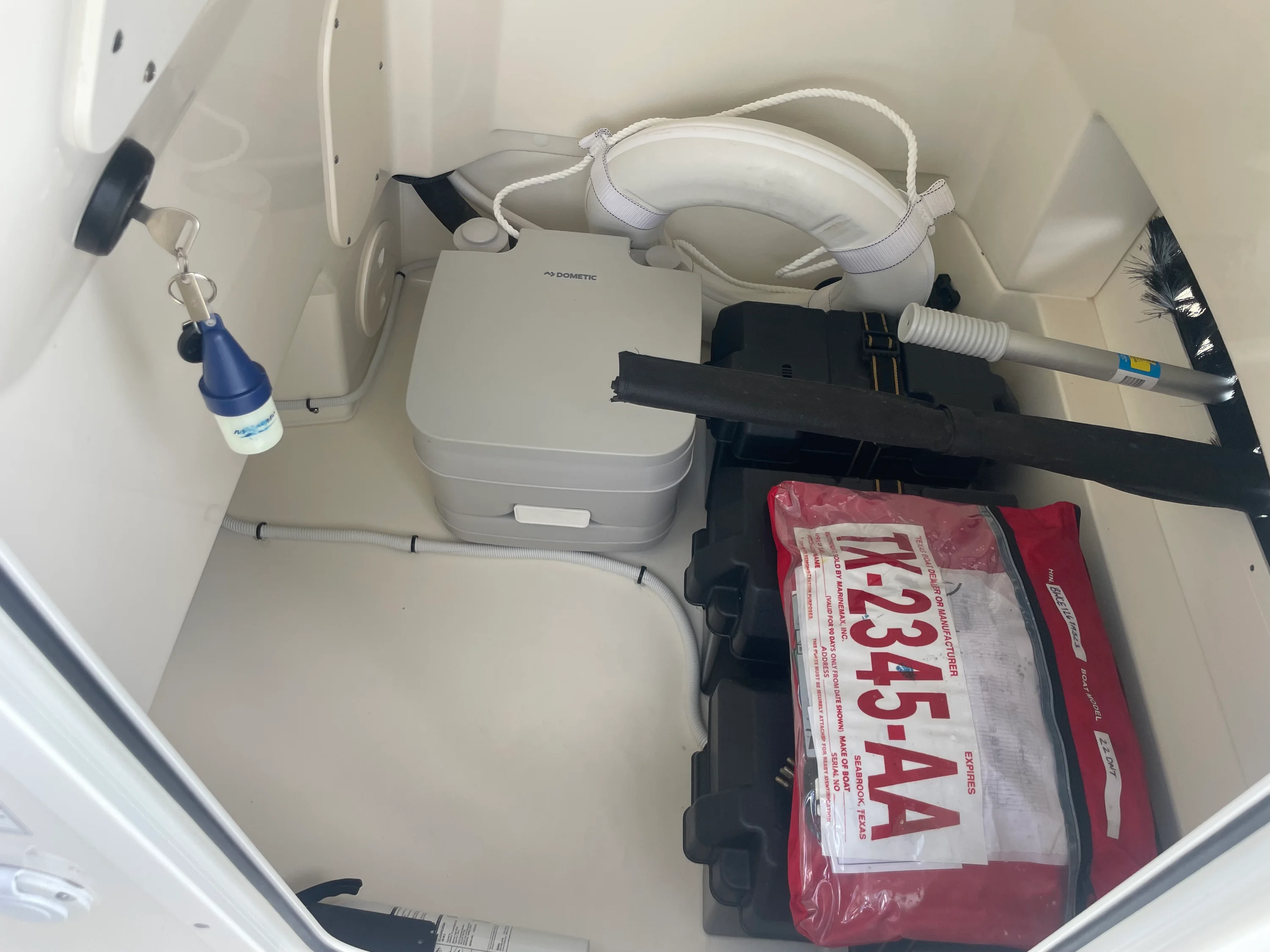 2023 Boston Whaler 220 DAUNTLESS Image Thumbnail #21