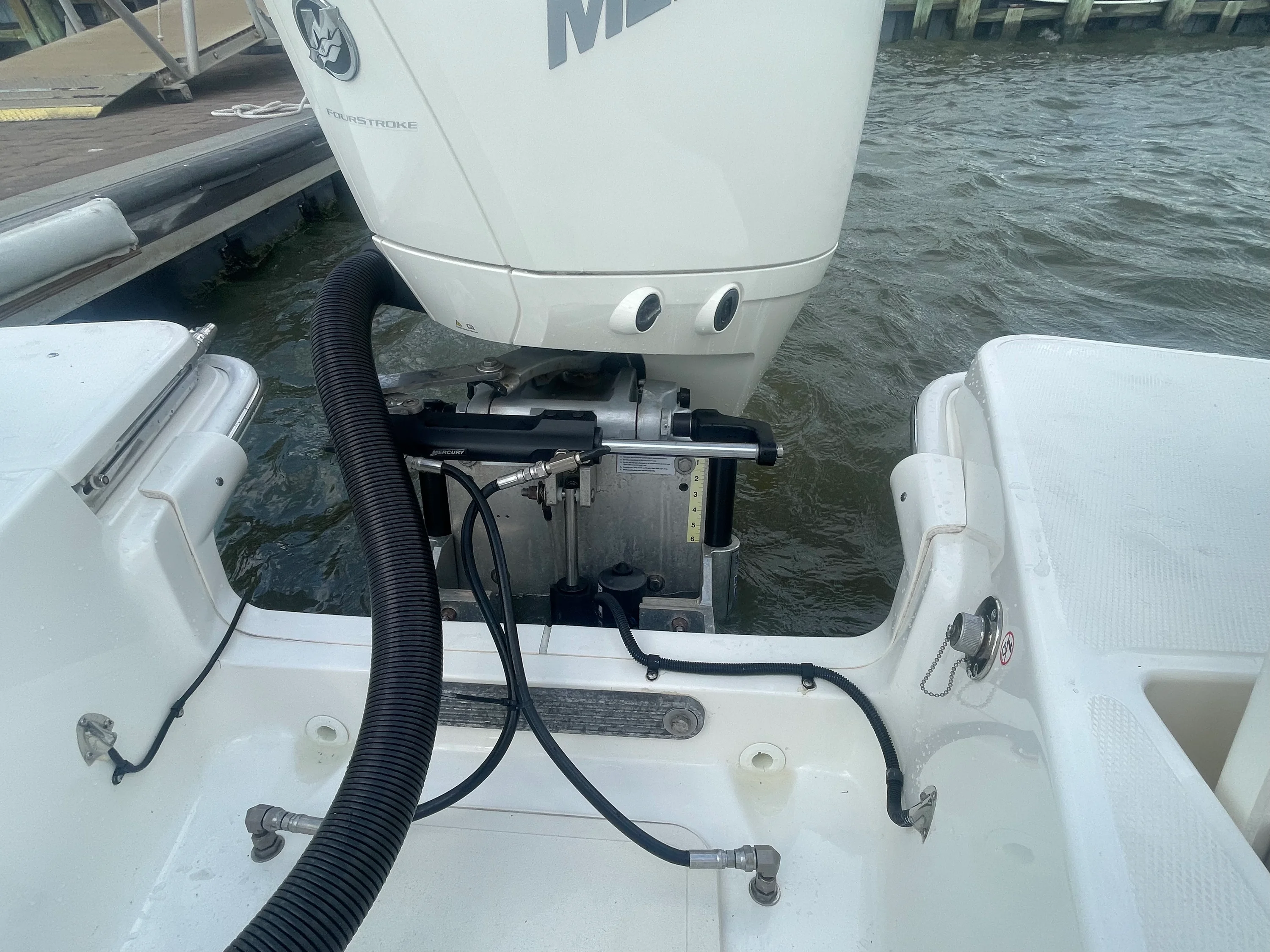 2023 Boston Whaler 220 DAUNTLESS Image Thumbnail #24