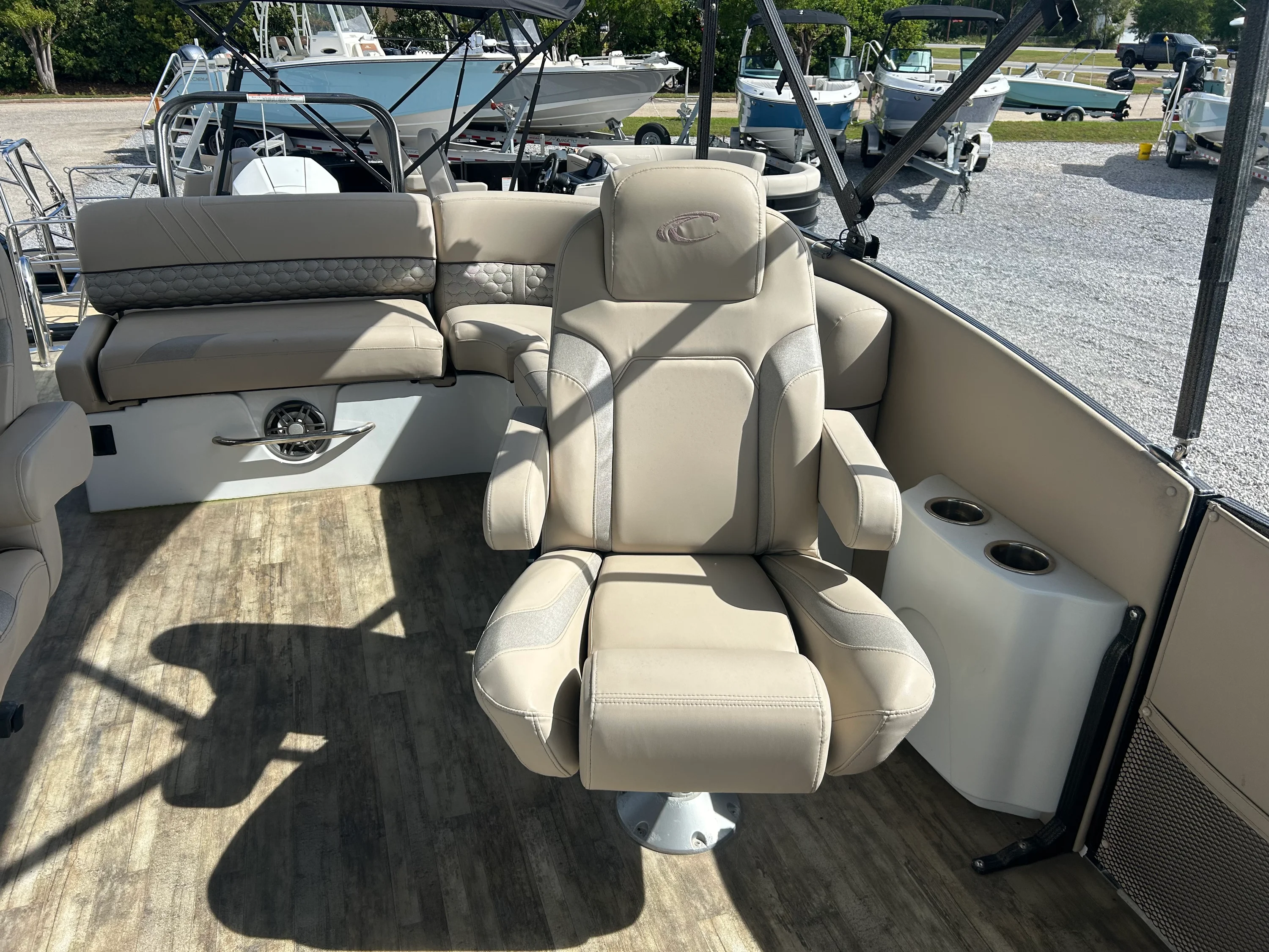 2021 Crest 250 CARIBBEAN PLATINUM Image Thumbnail #13