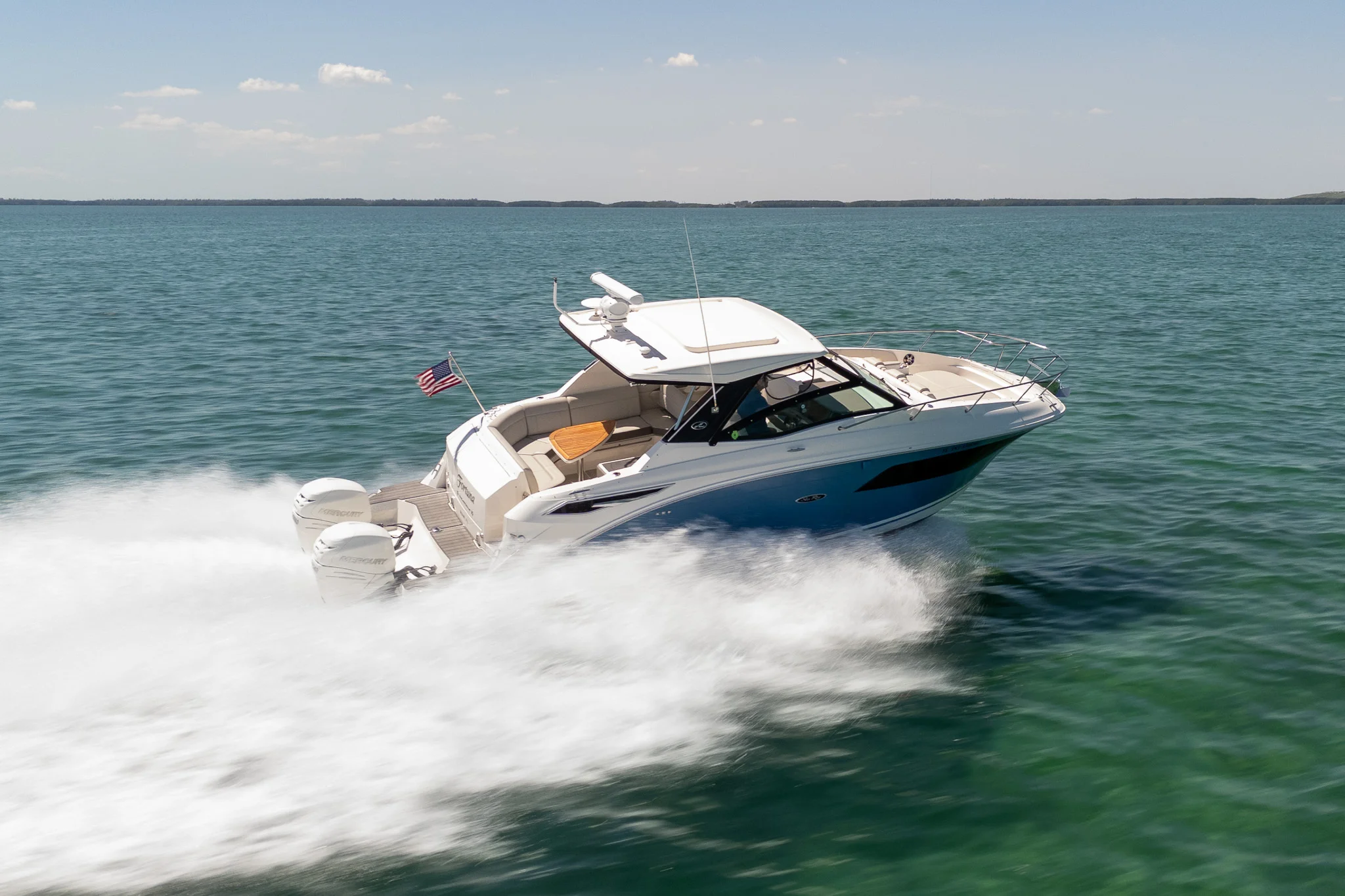 2020 Sea Ray 320 DA OB Image Thumbnail #8