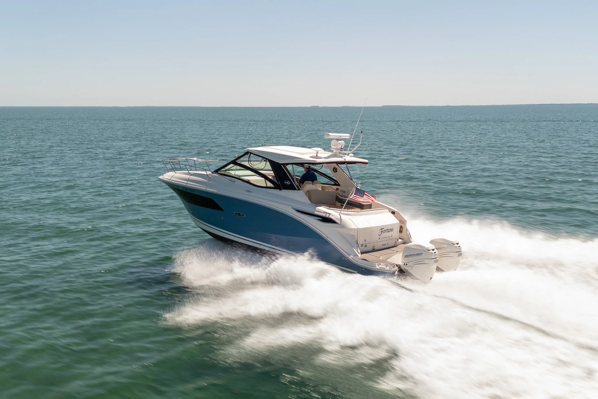2020 Sea Ray 320 DA OB Image Thumbnail #3