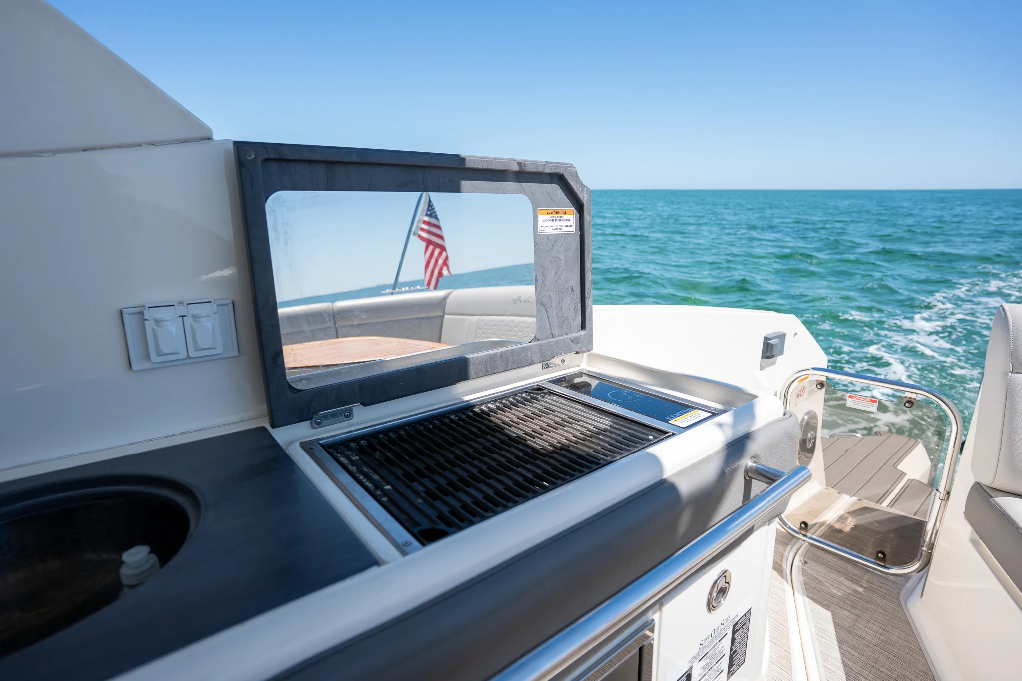 2020 Sea Ray 320 DA OB Image Thumbnail #19