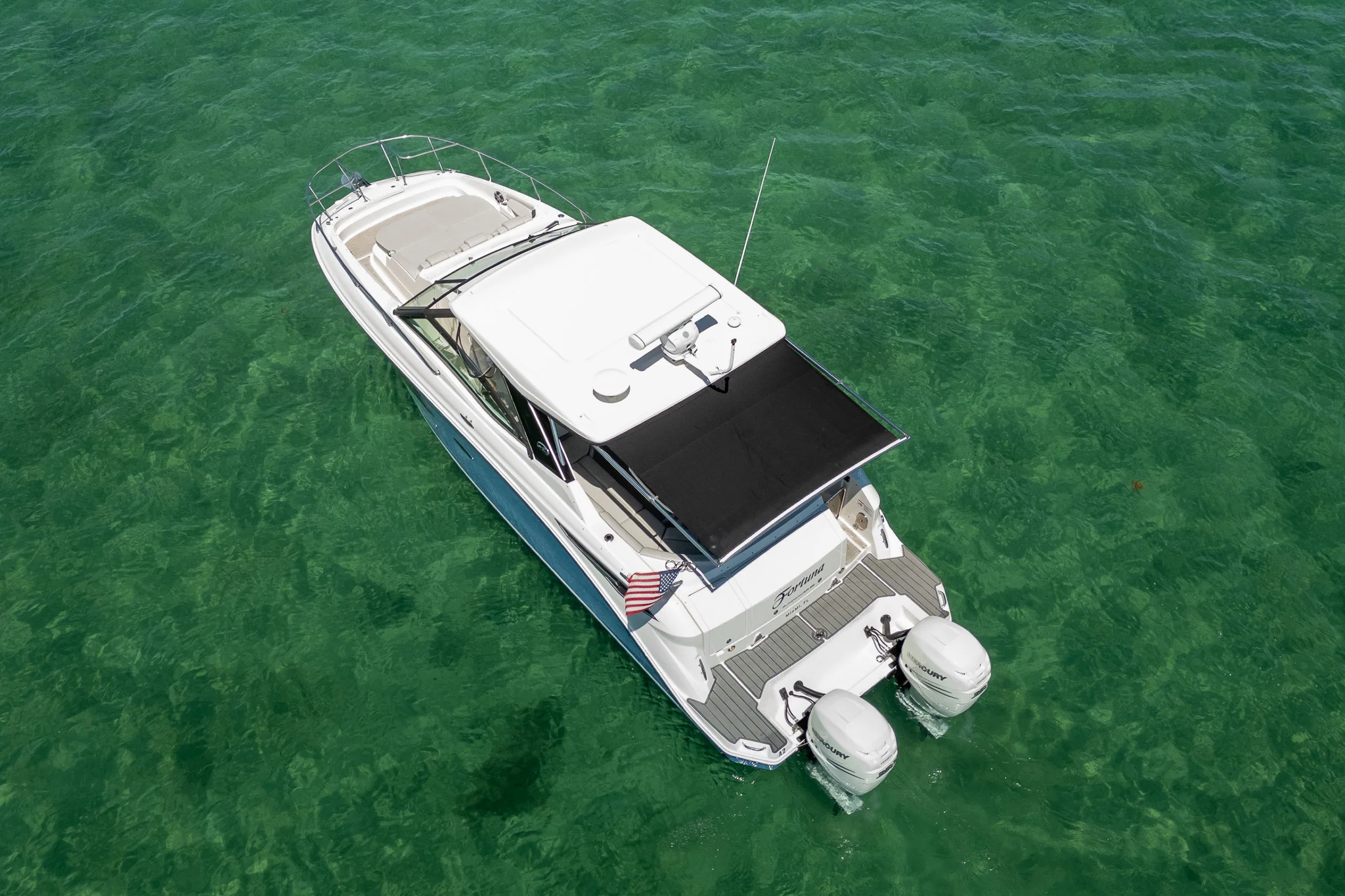 2020 Sea Ray 320 DA OB Image Thumbnail #5
