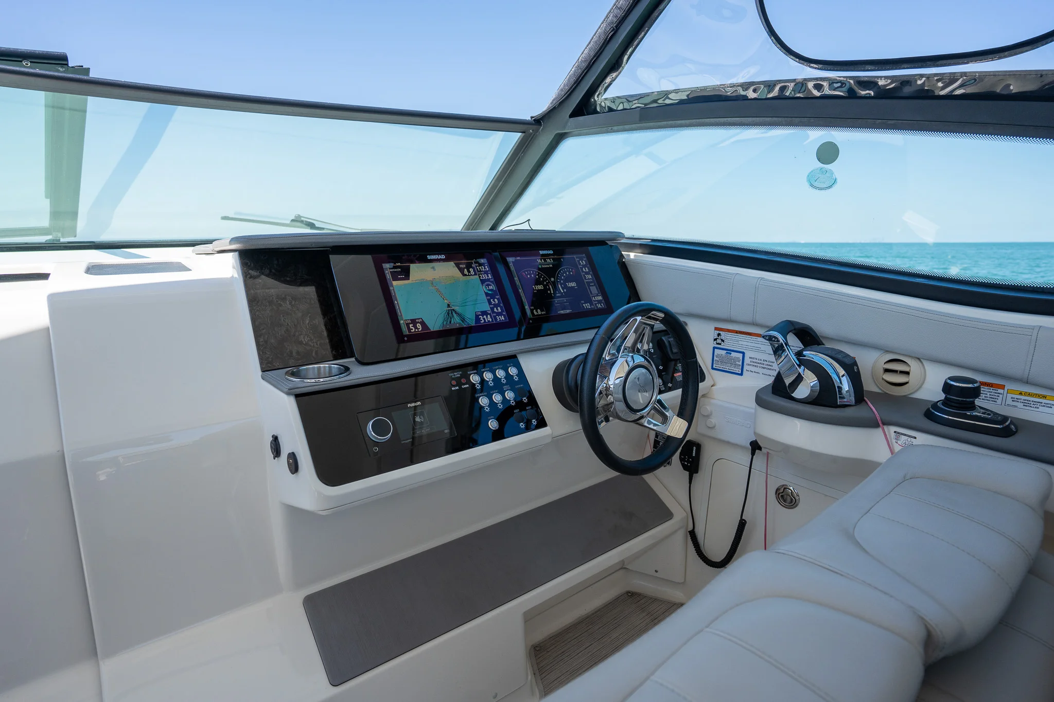 2020 Sea Ray 320 DA OB Image Thumbnail #21