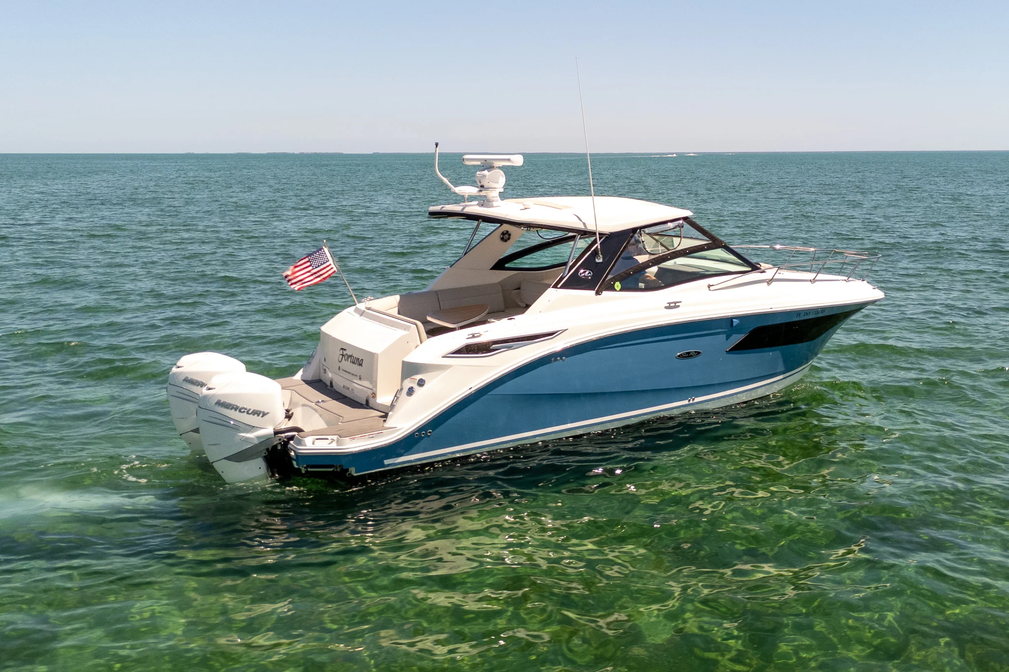 2020 Sea Ray 320 DA OB Image Thumbnail #6