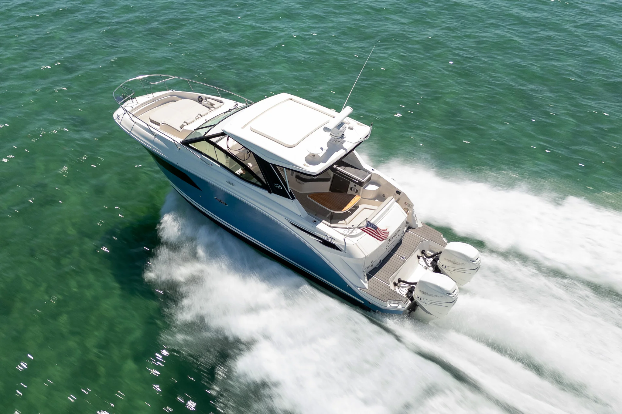 2020 Sea Ray 320 DA OB Image Thumbnail #4