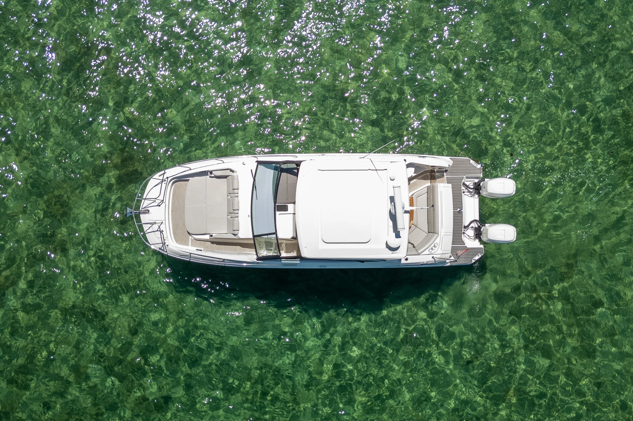 2020 Sea Ray 320 DA OB Image Thumbnail #10